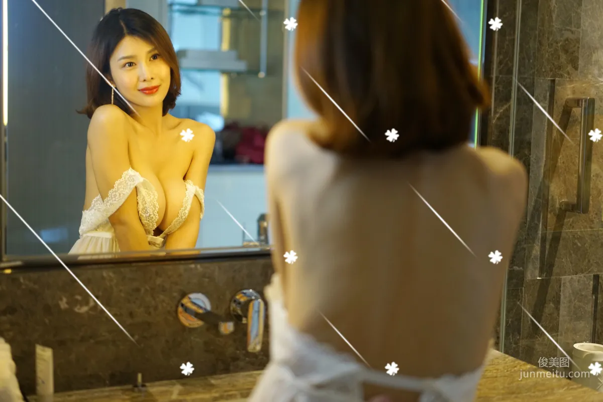 闫盼盼《蕾丝全屏》写真集22