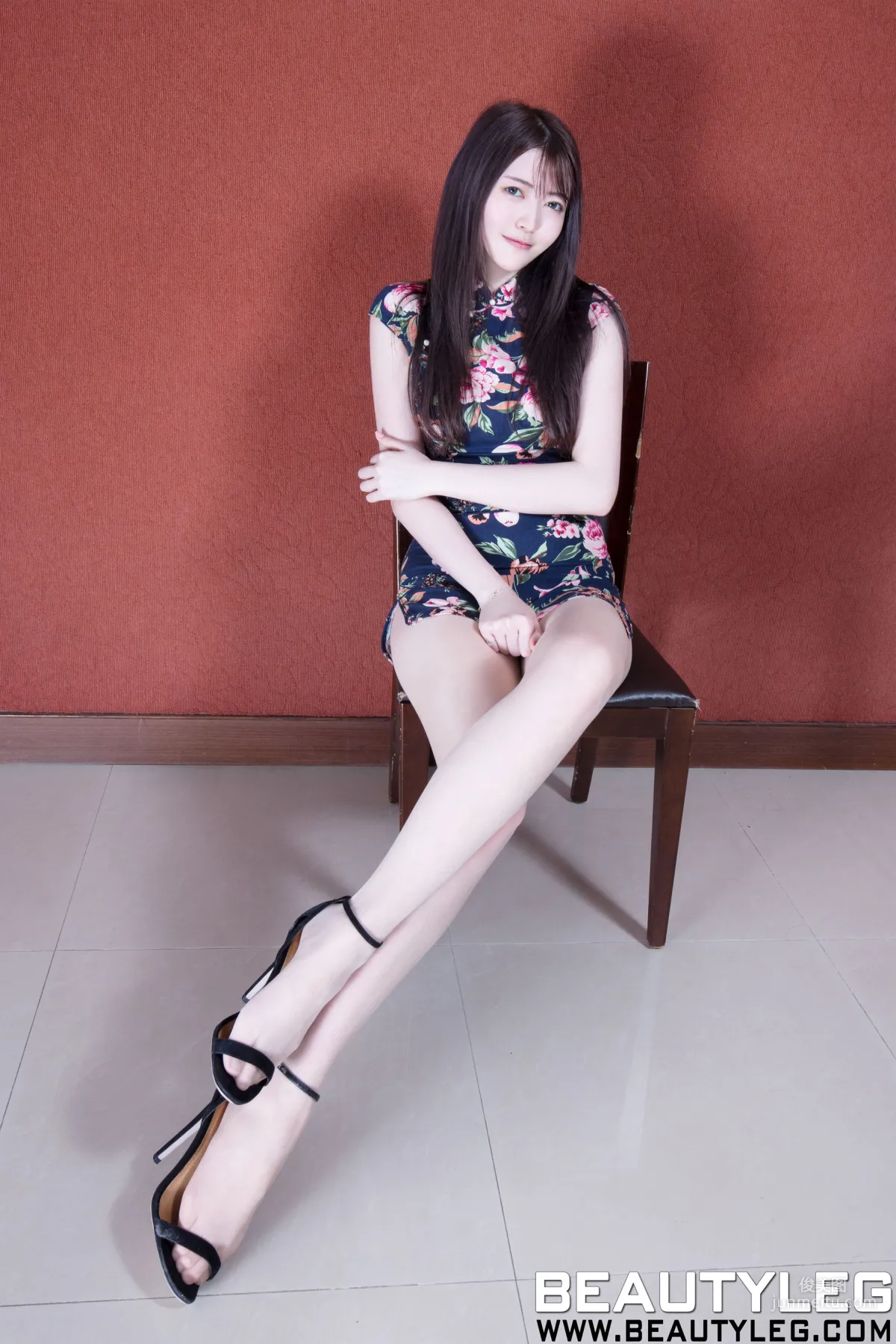 腿模Brindy薛薛《短裙絲襪美腿》 [Beautyleg] No.1660 寫真集 42