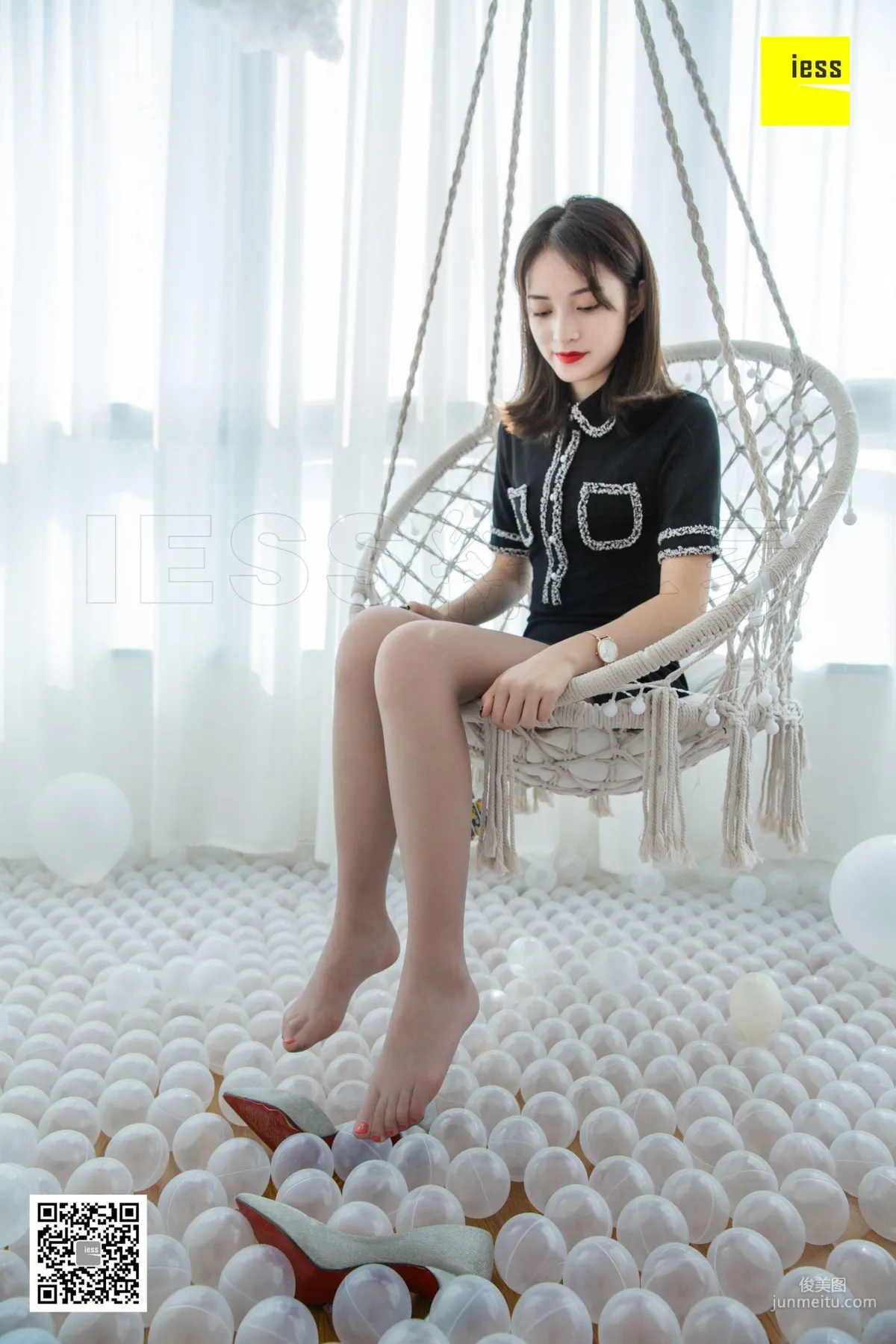 姗姗 《玩個球》[異思趣向IESS] 絲享家291 寫真集 16
