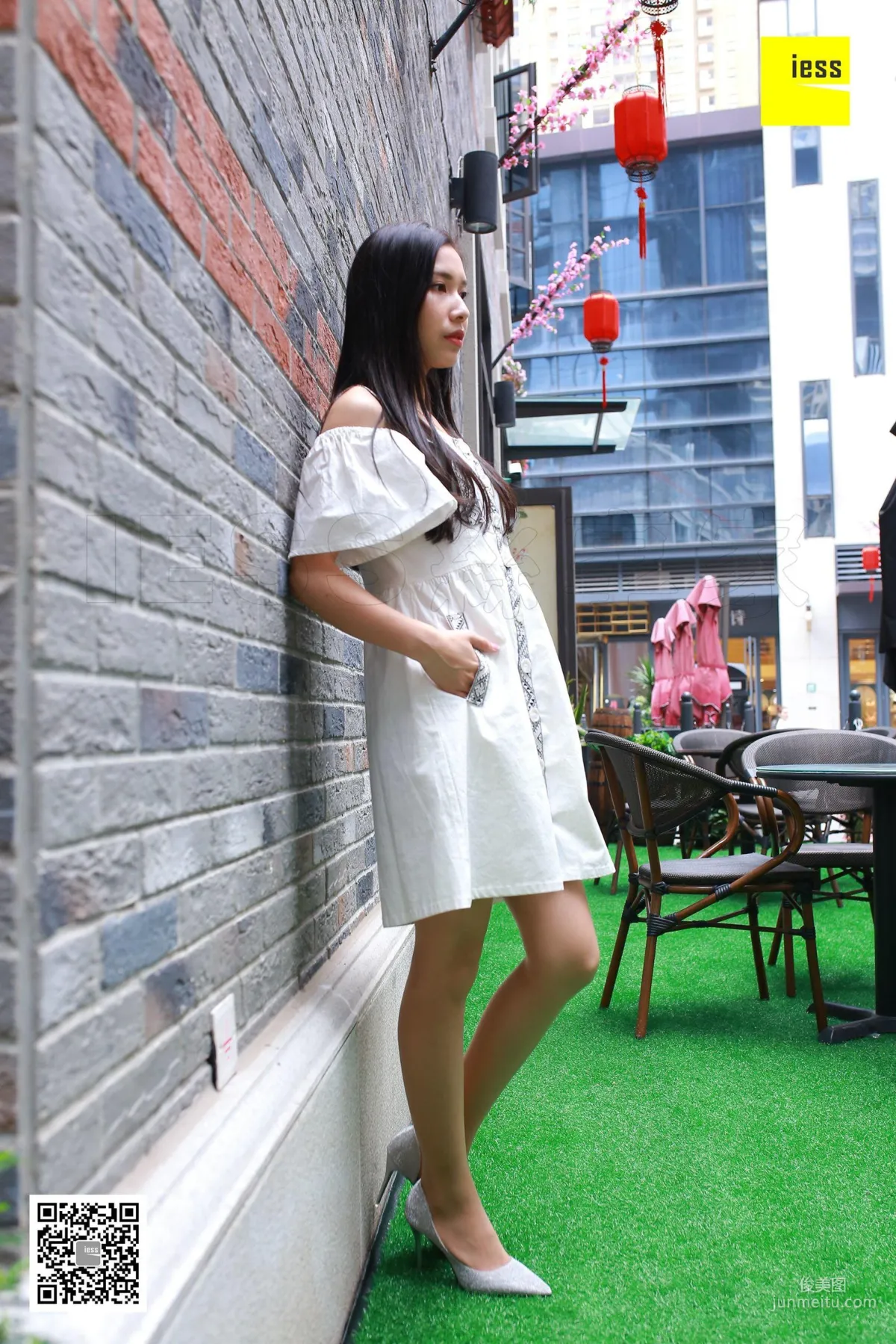 辣妈（君君） 《辣妈也爱世界杯》[异思趣向IESS] 丝享家267 写真集1