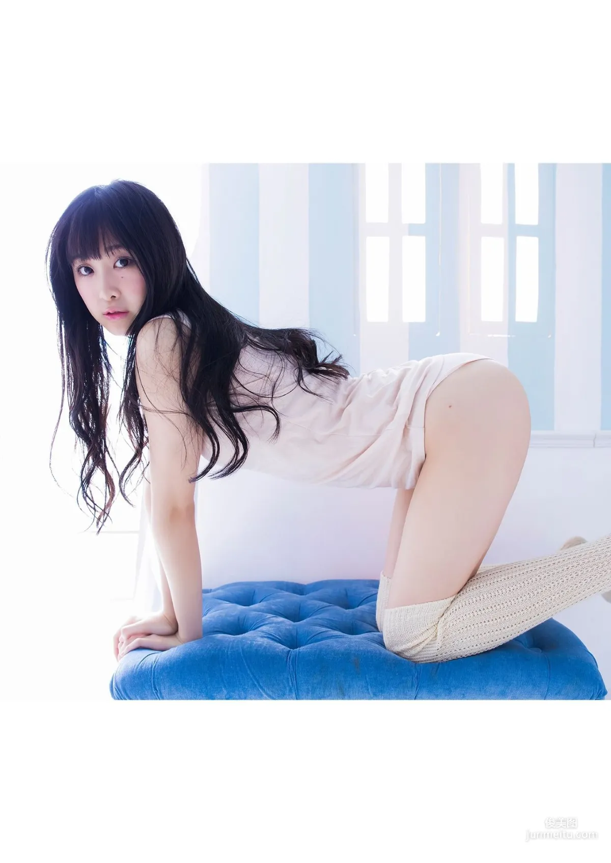 真島なおみ「不思議な少女の秘密の花園」[PB] 寫真集 25