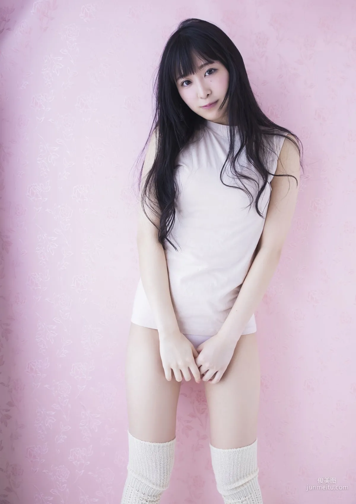 真島なおみ「不思議な少女の秘密の花園」[PB] 寫真集 19