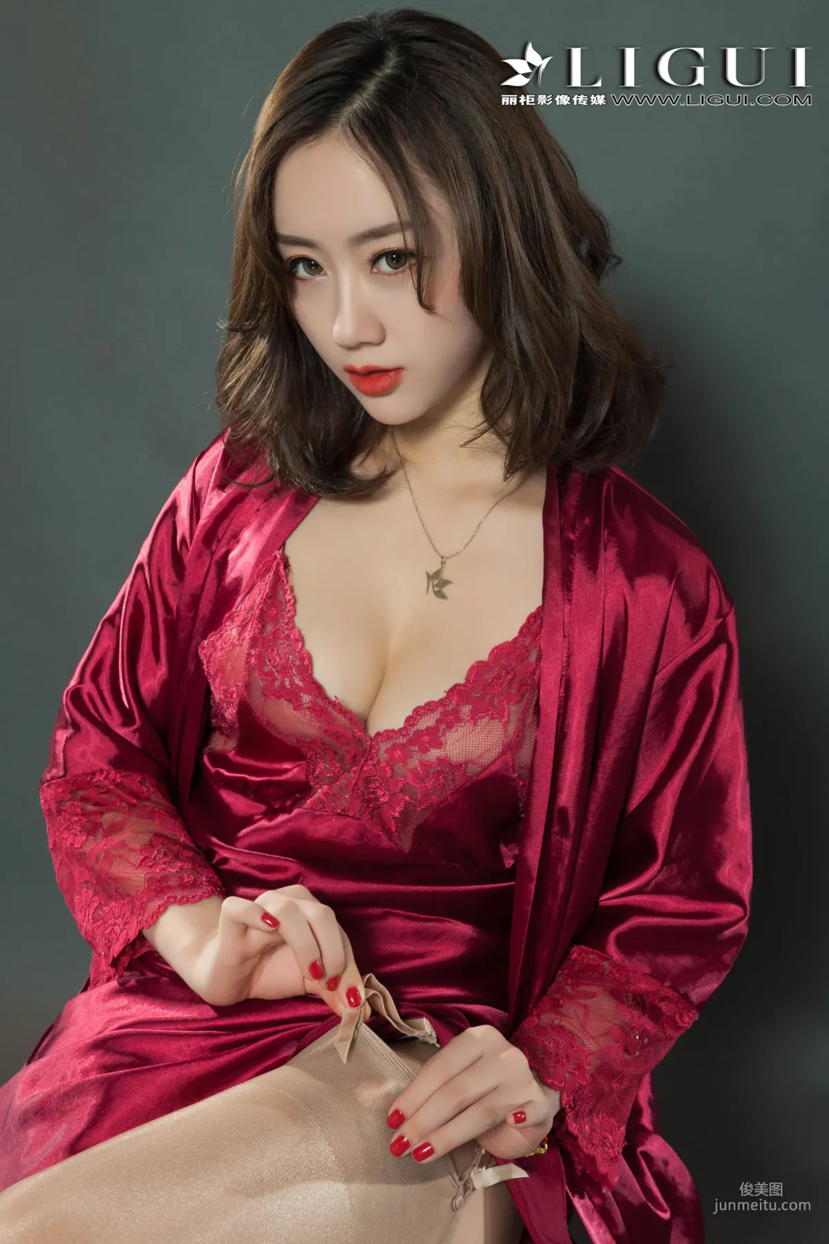 足模然然《榴蓮絲襪少婦》 [麗櫃Liguil] 寫真集 10