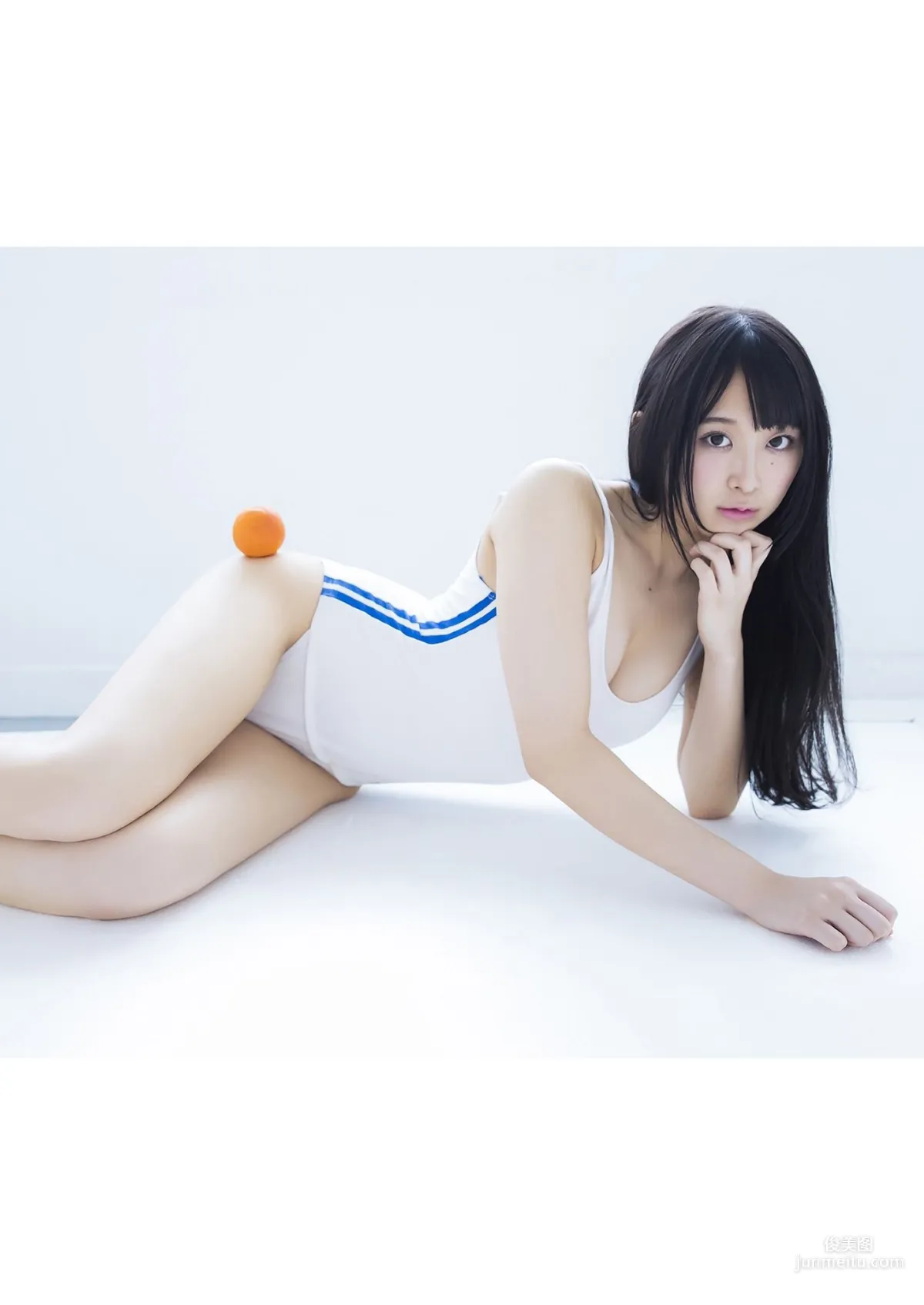 真島なおみ「不思議な少女の秘密の花園」[PB] 寫真集 26
