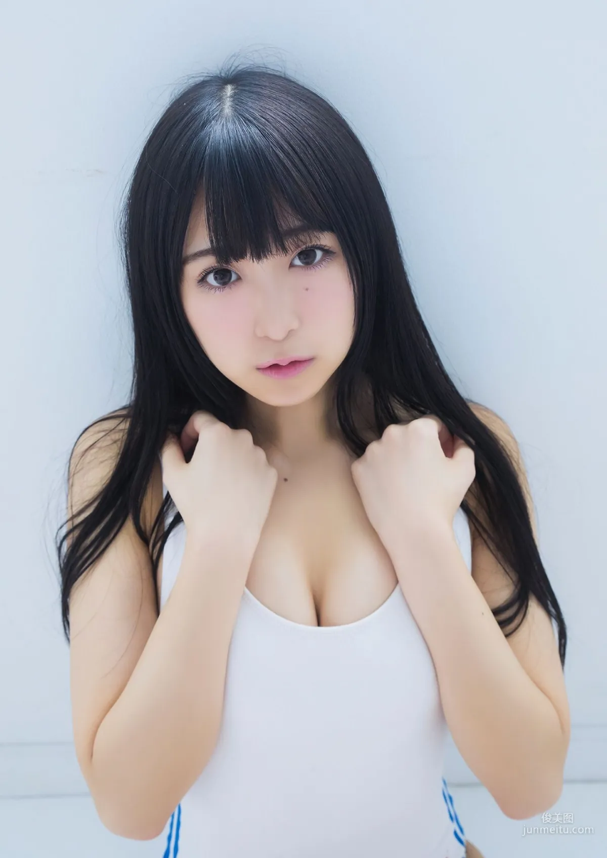 真島なおみ「不思議な少女の秘密の花園」[PB] 寫真集 28