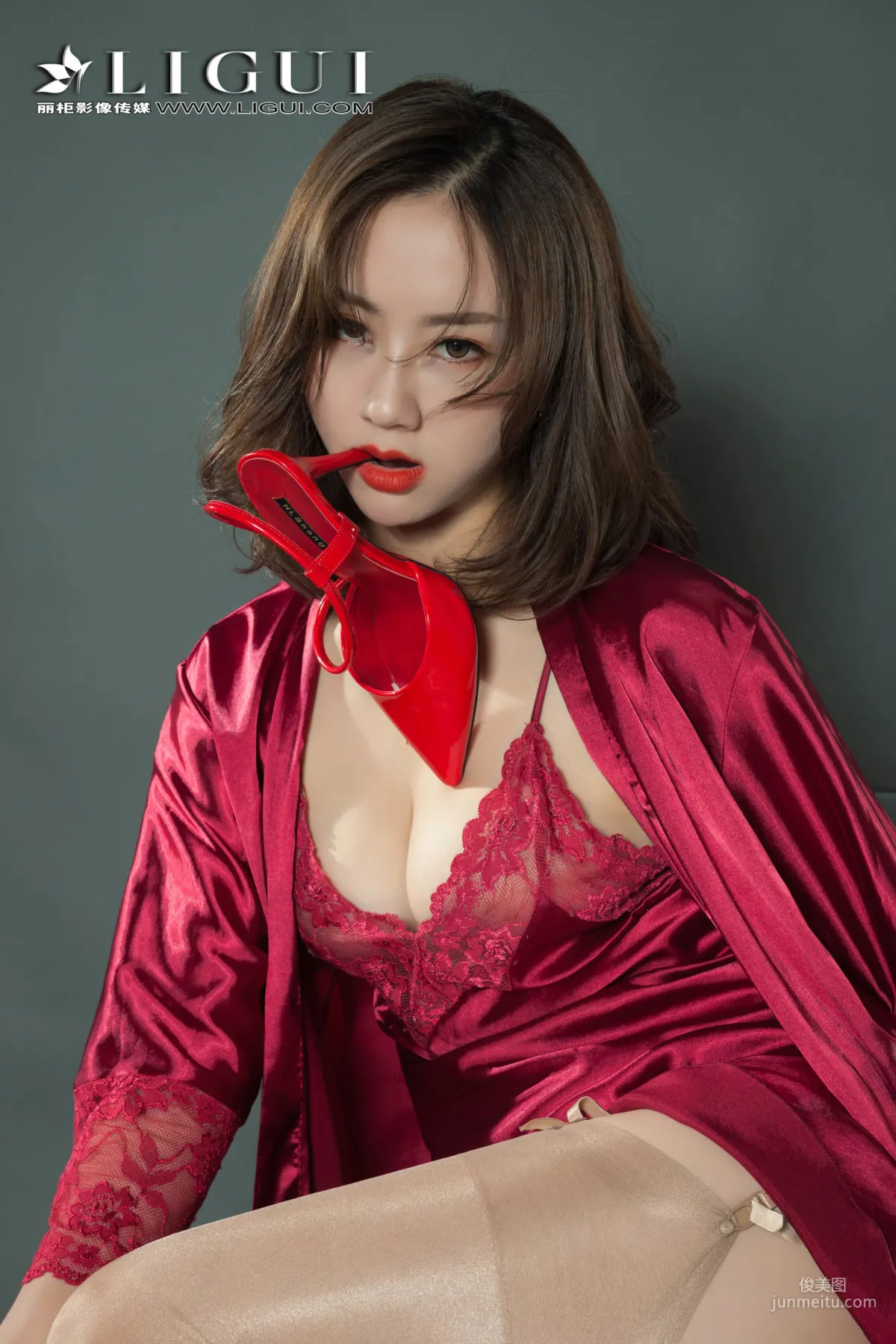 足模然然《榴蓮絲襪少婦》 [麗櫃Liguil] 寫真集 27