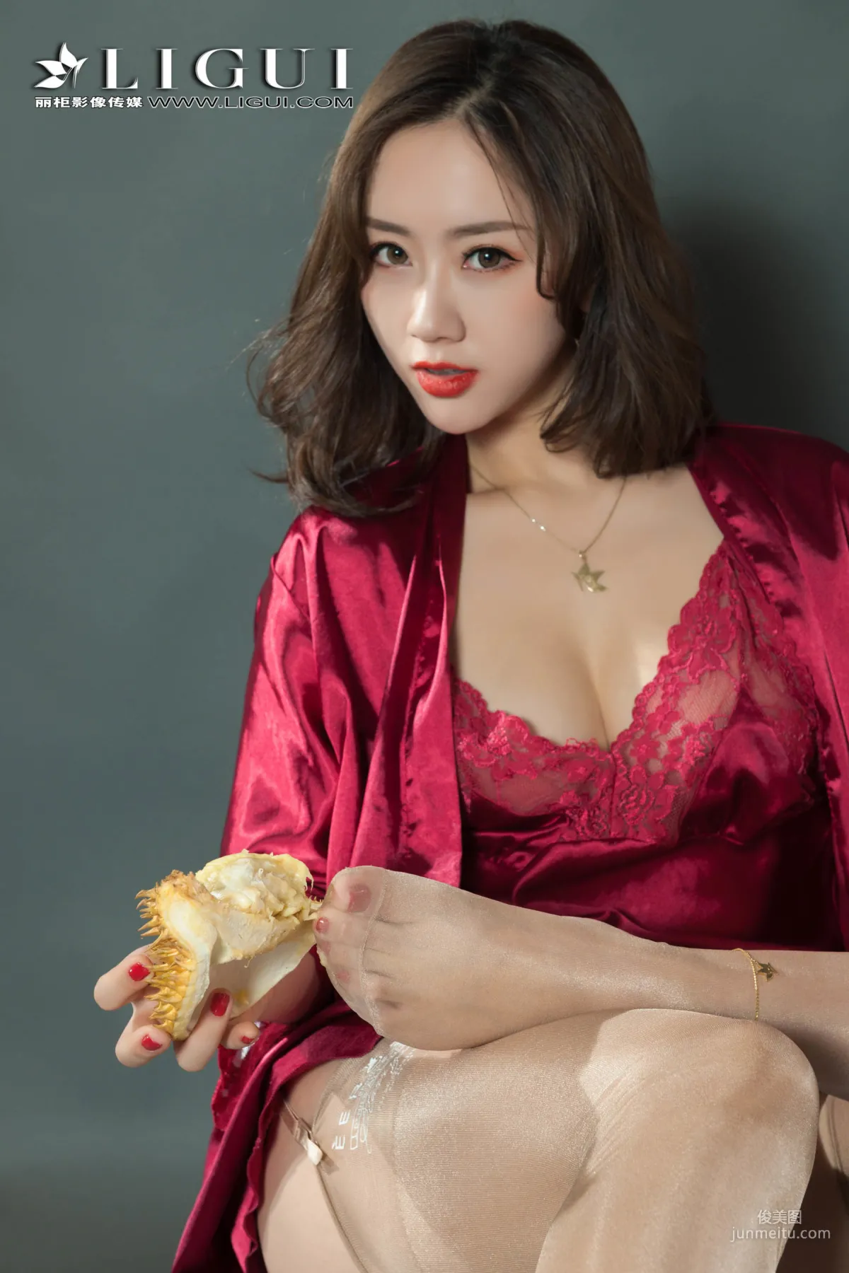 足模然然《榴蓮絲襪少婦》 [麗櫃Liguil] 寫真集 50