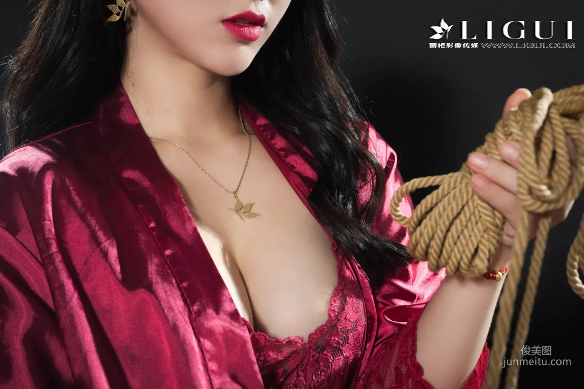 腿模然然《優雅高貴睡衣絲足》 [麗櫃Ligui] 寫真集 5