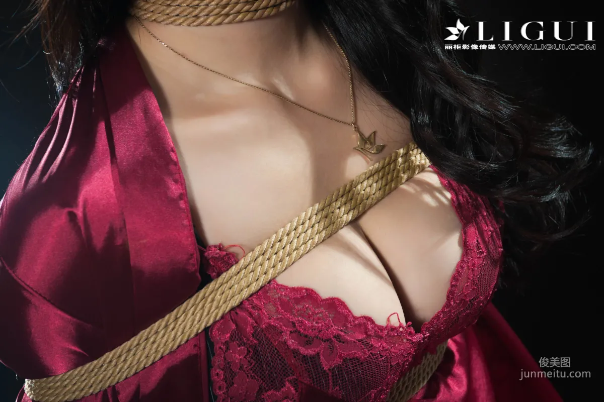 腿模然然《優雅高貴睡衣絲足》 [麗櫃Ligui] 寫真集 54