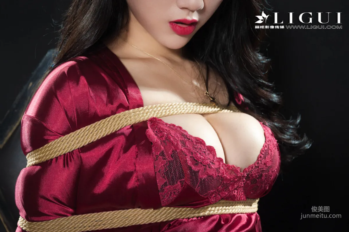 腿模然然《優雅高貴睡衣絲足》 [麗櫃Ligui] 寫真集 43