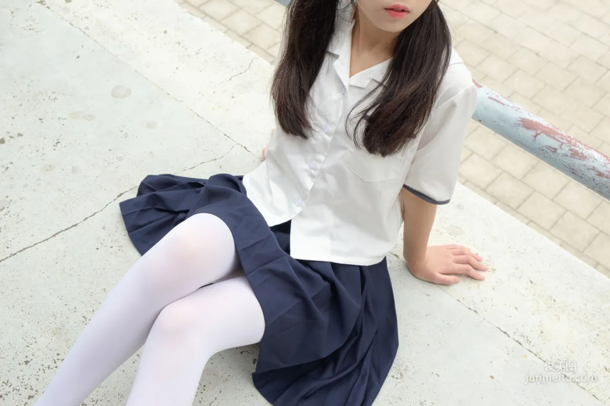 《户外白丝秀》 [森萝财团] R15-034 写真集10