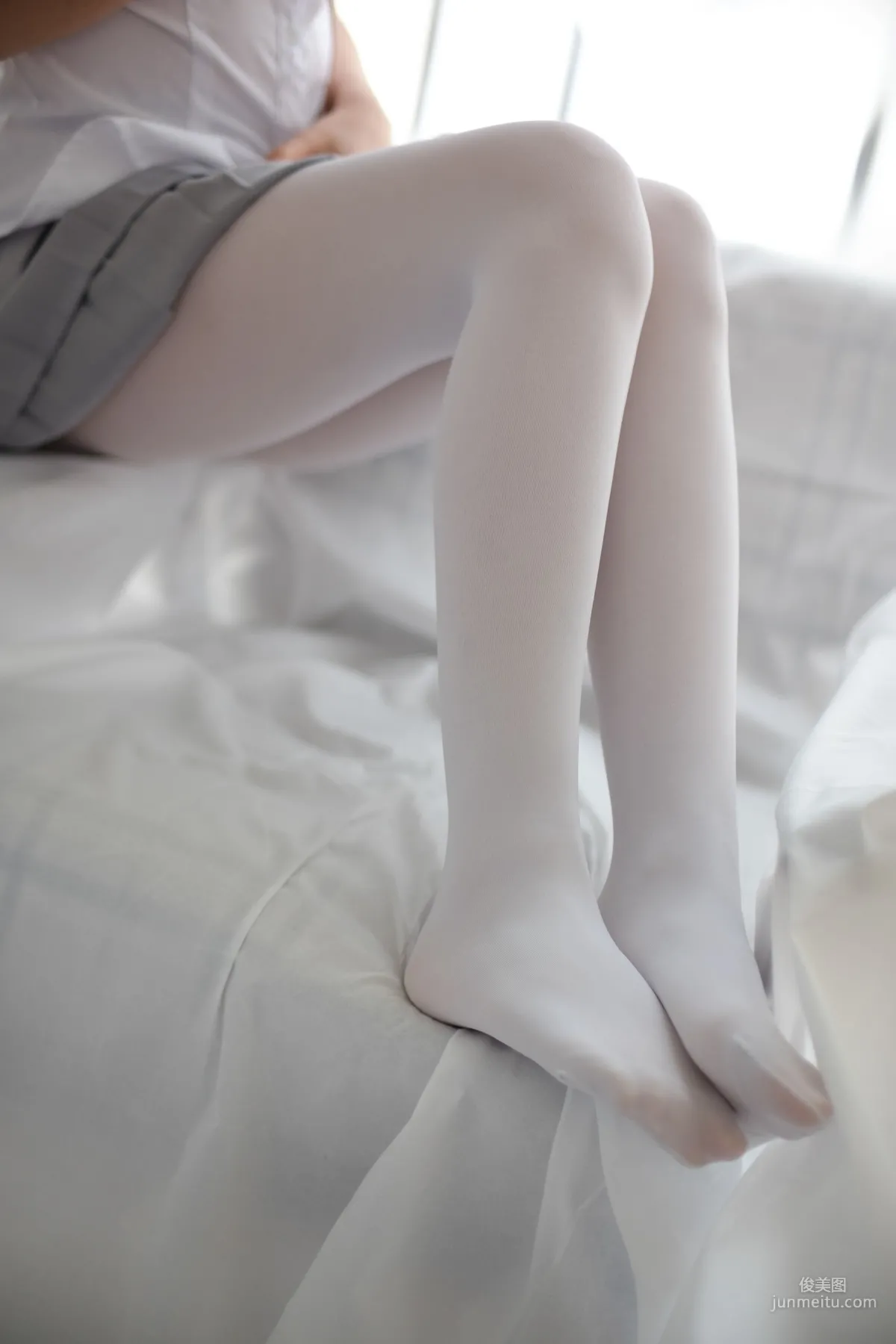 《白絲學妹休憩空間》 [森蘿财團] R15-045 寫真集 97