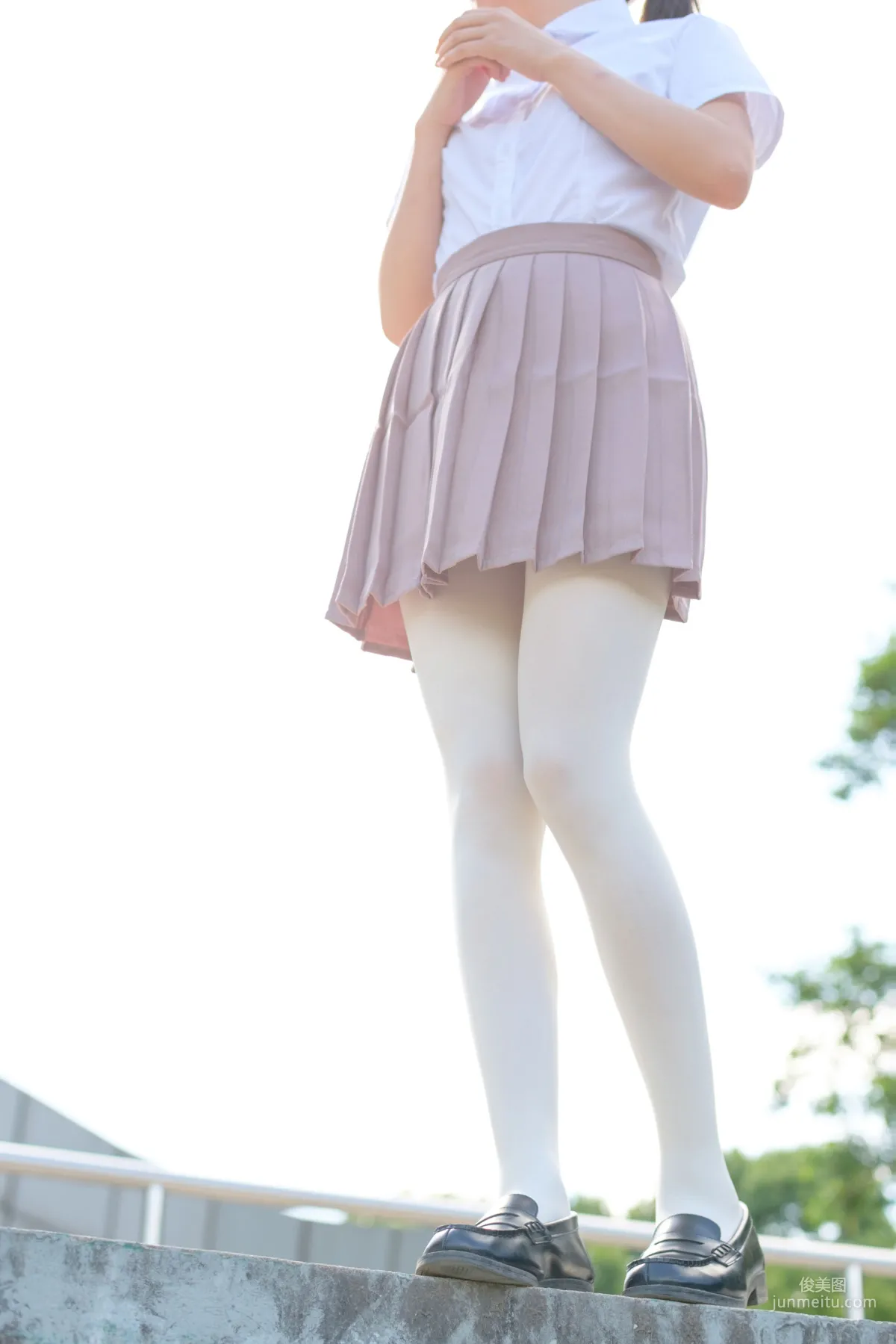 《操场上的白丝》 [森萝财团] R15-030 写真集1