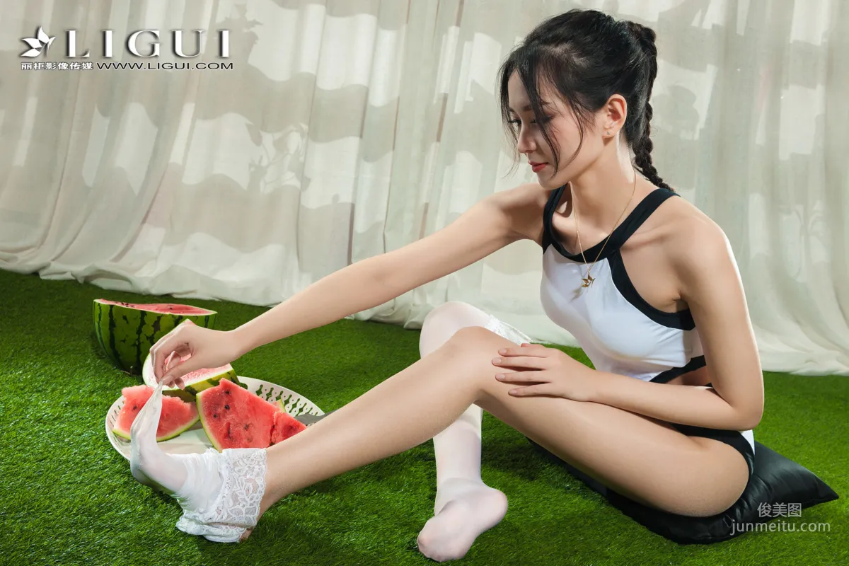 腿模小戈《白絲西瓜少女》 [麗櫃Ligui] 網絡麗人 寫真集 25