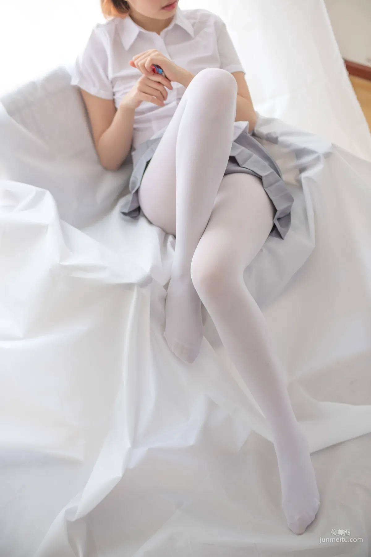 《白絲學妹休憩空間》 [森蘿财團] R15-045 寫真集 9