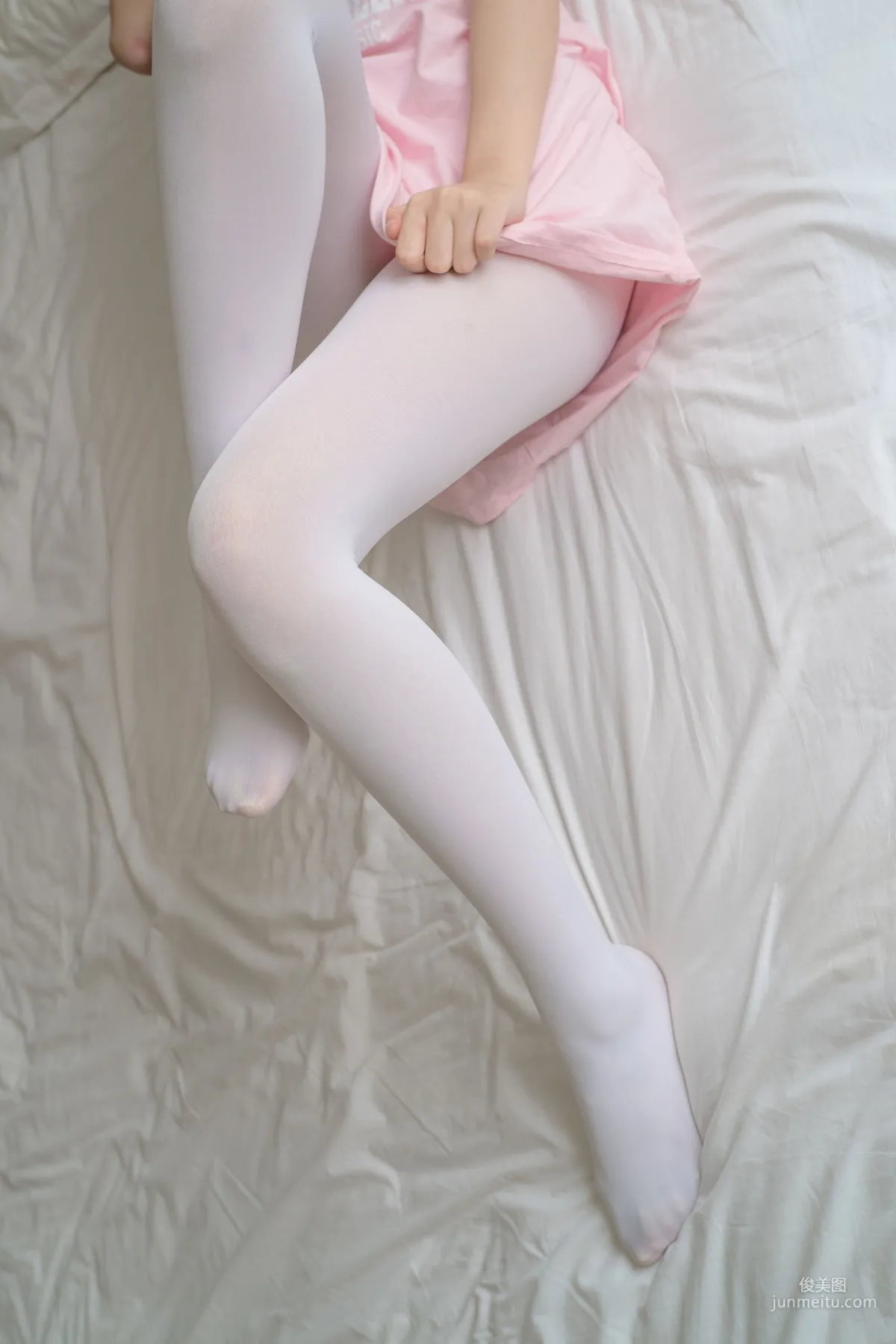 《粉紅少女白絲美足》 [森蘿财團] R15-035 寫真集 102