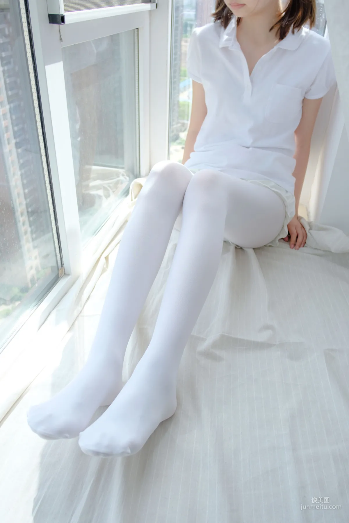 《窗台上的白丝少女》 [森萝财团] R15-018 写真集2