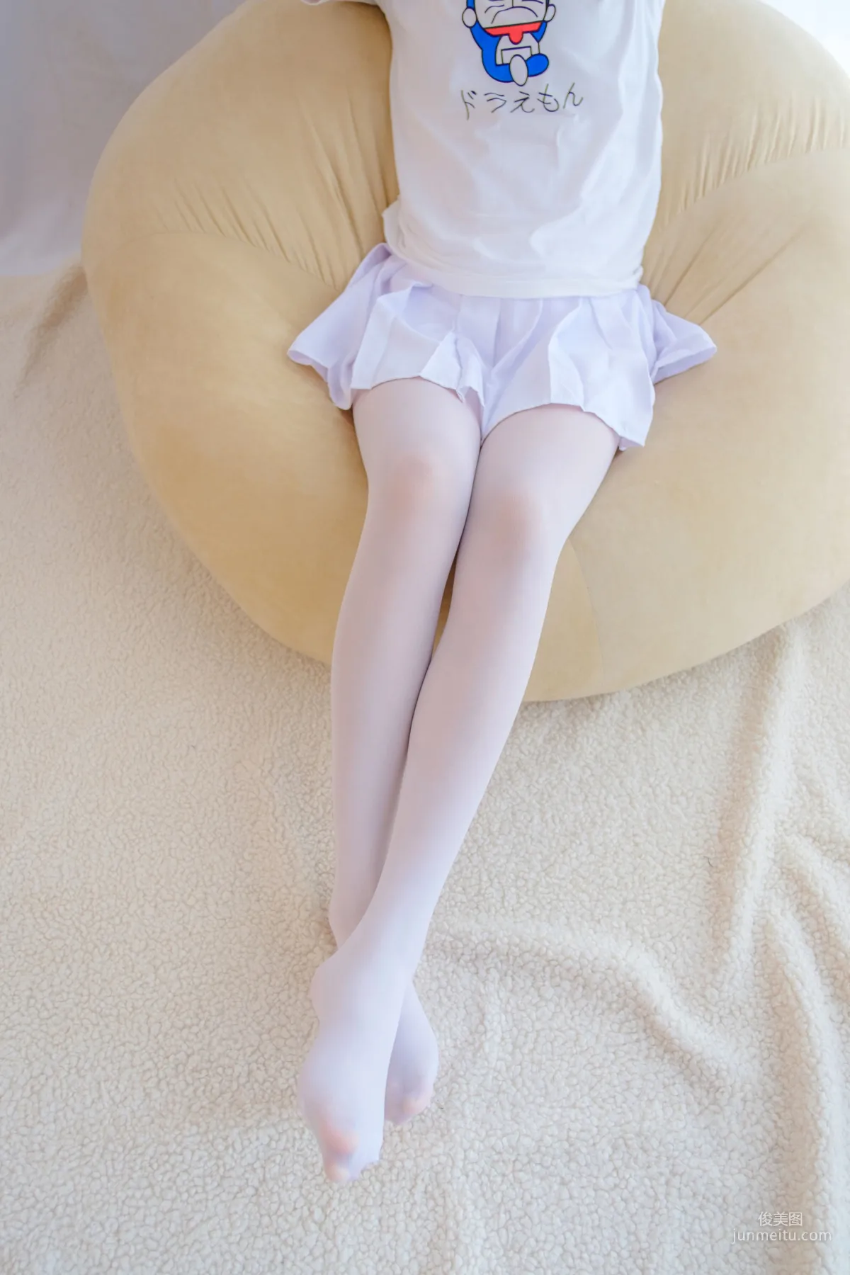 《水嫩嫩的白丝美足》 [森萝财团] R15-006 写真集2
