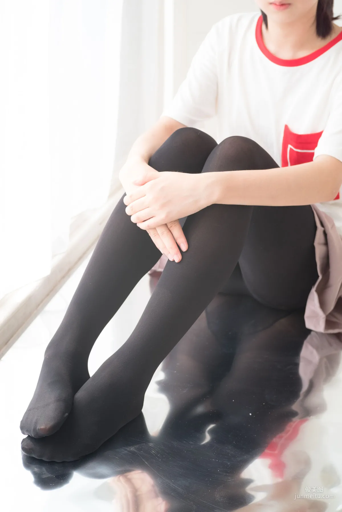 《慢慢脫下你的黑絲》 [森蘿财團] R15-029 寫真集 31
