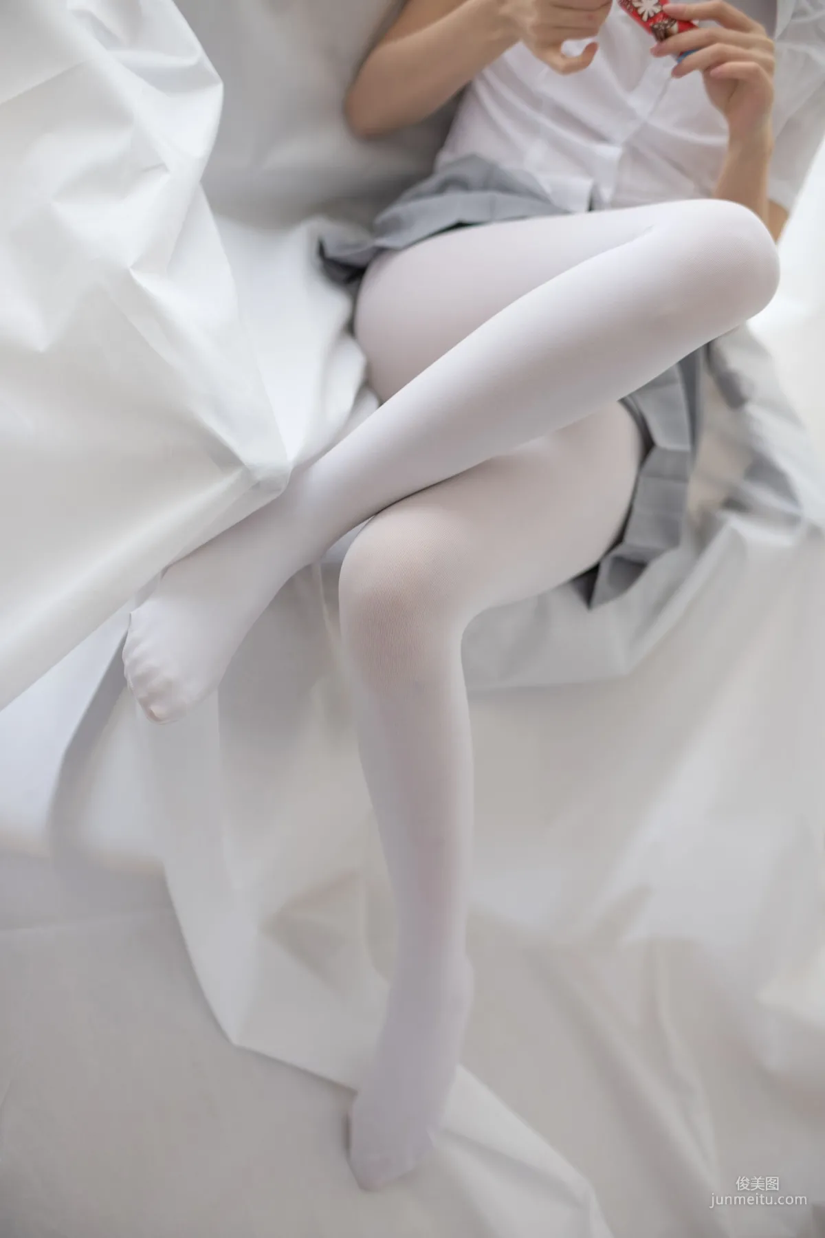 《白絲學妹休憩空間》 [森蘿财團] R15-045 寫真集 5