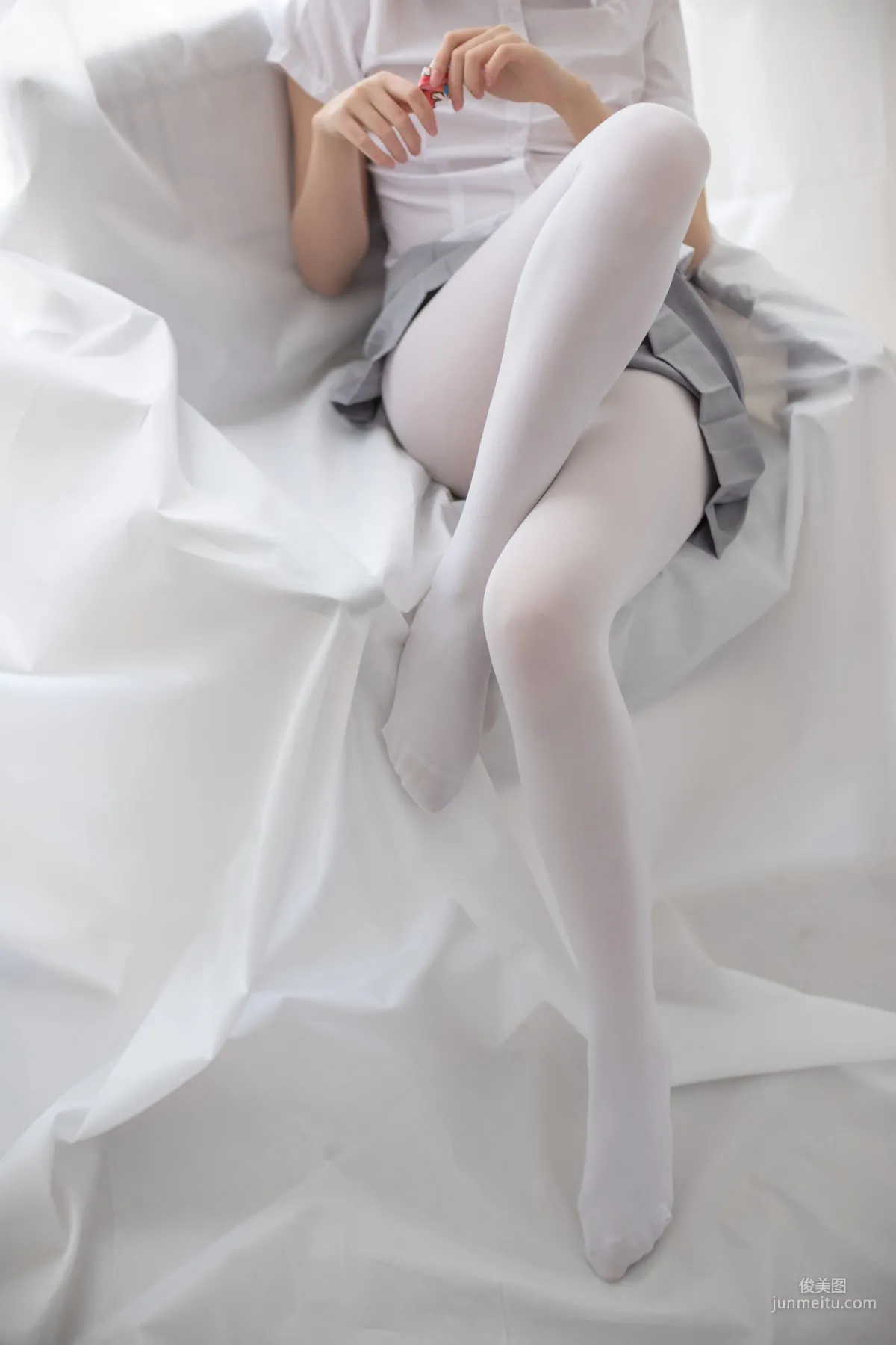 《白絲學妹休憩空間》 [森蘿财團] R15-045 寫真集 7