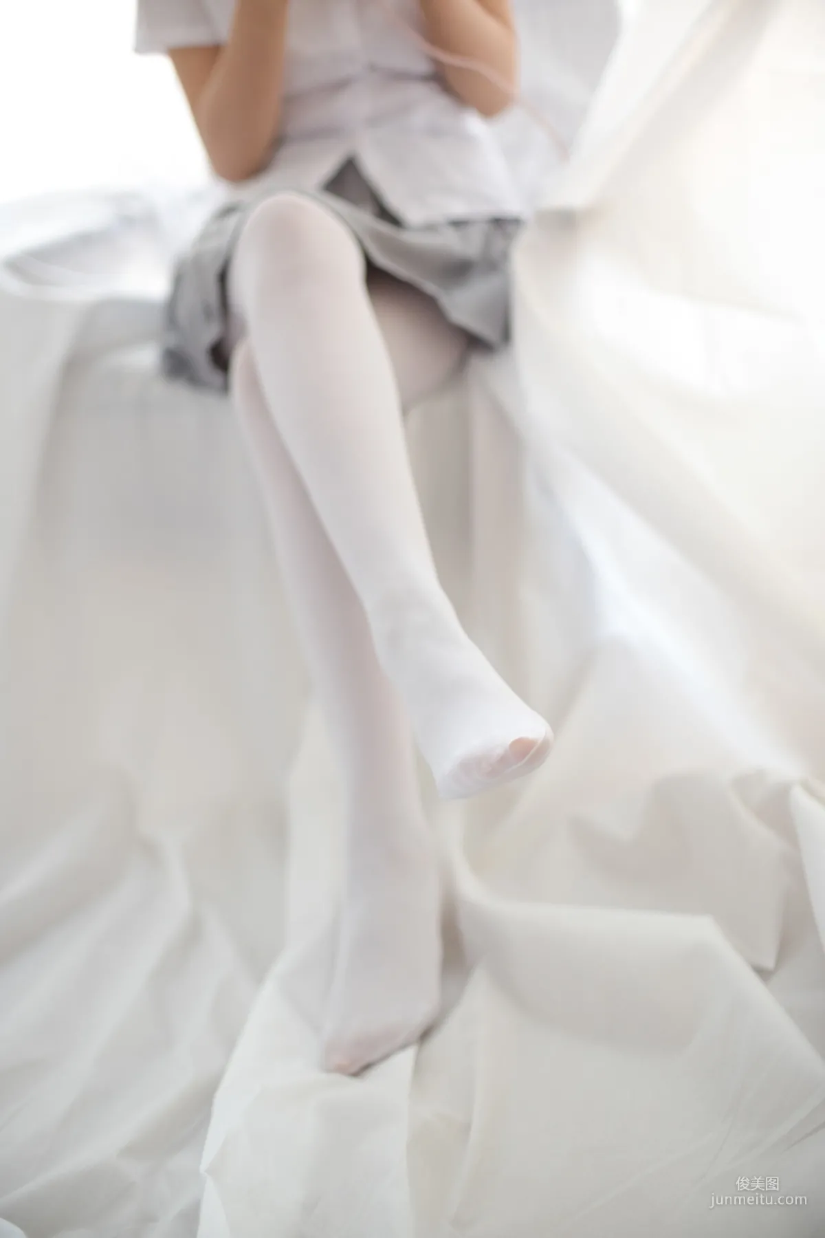 《白絲學妹休憩空間》 [森蘿财團] R15-045 寫真集 95