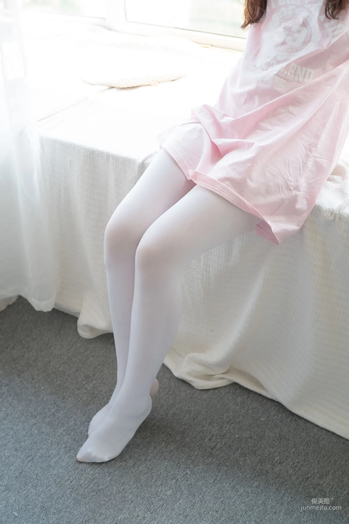 《粉紅少女白絲美足》 [森蘿财團] R15-035 寫真集 16