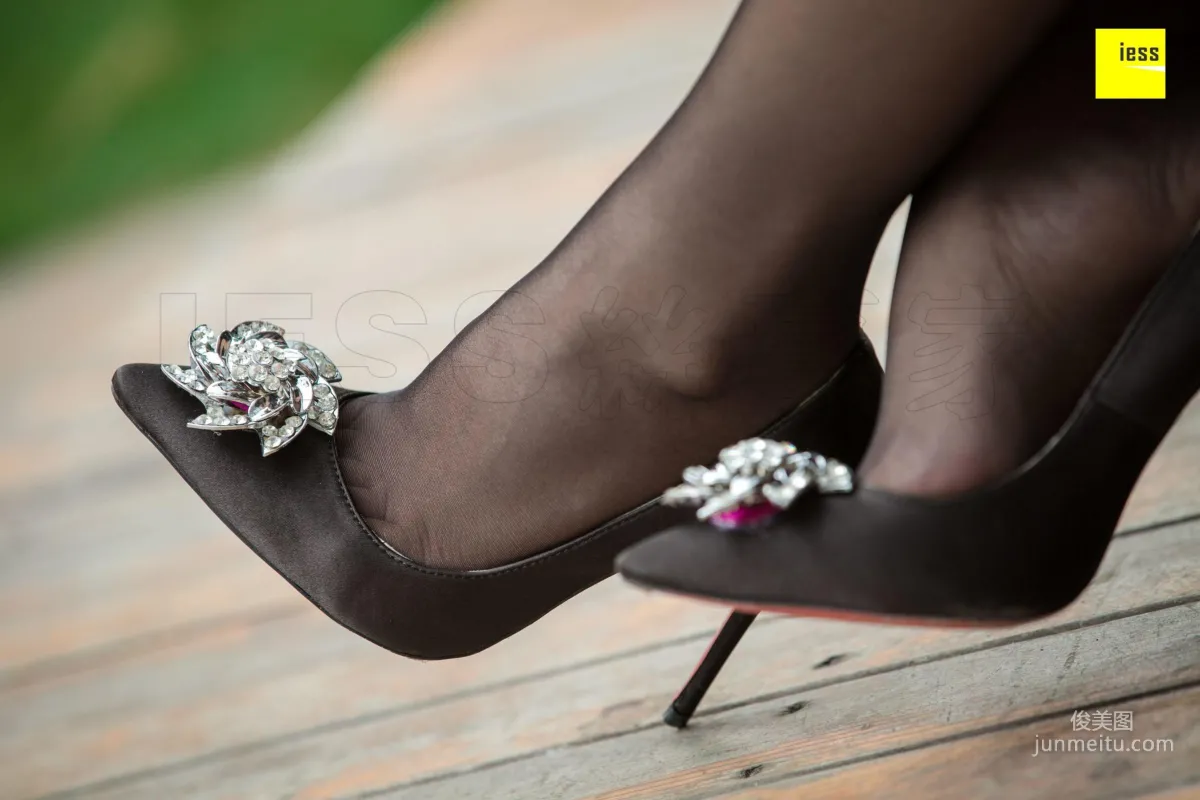 模特桃子 《那微露的趾縫》[異思趣向IESS] 寫真集 45