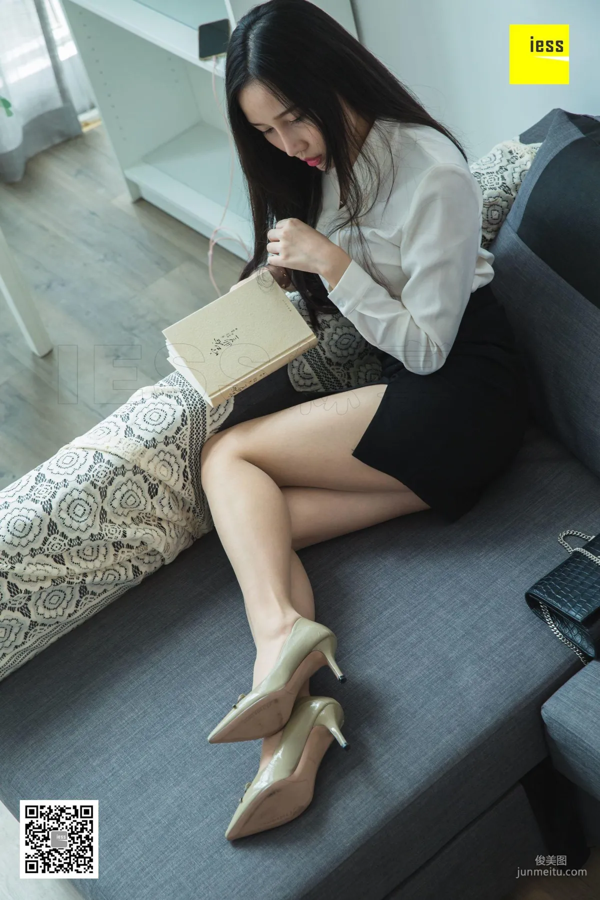 模特文欣 《文欣微肉制服美足》[異思趣向IESS] 寫真集 4