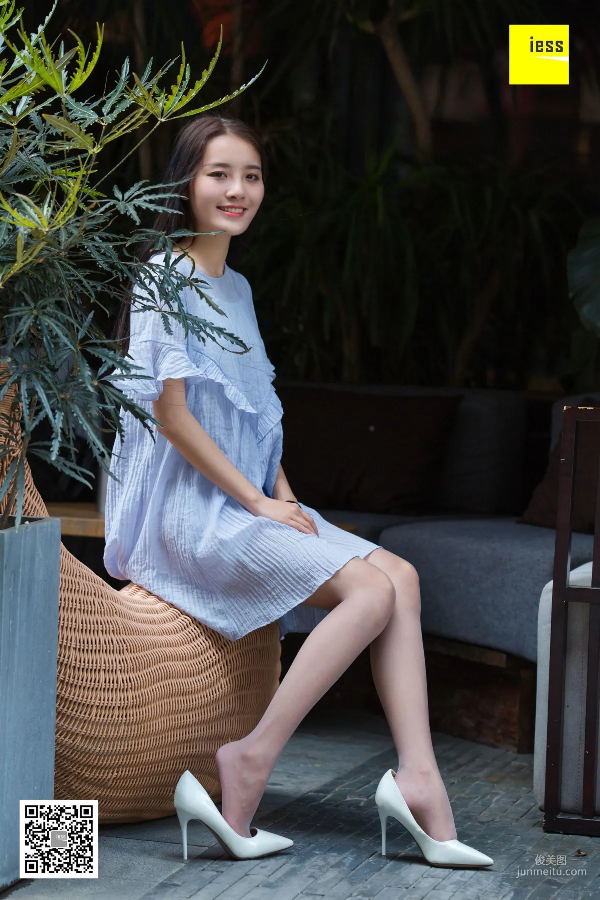 模特婉萍 《婉萍素雅風灰絲》[異思趣向IESS] 寫真集 74