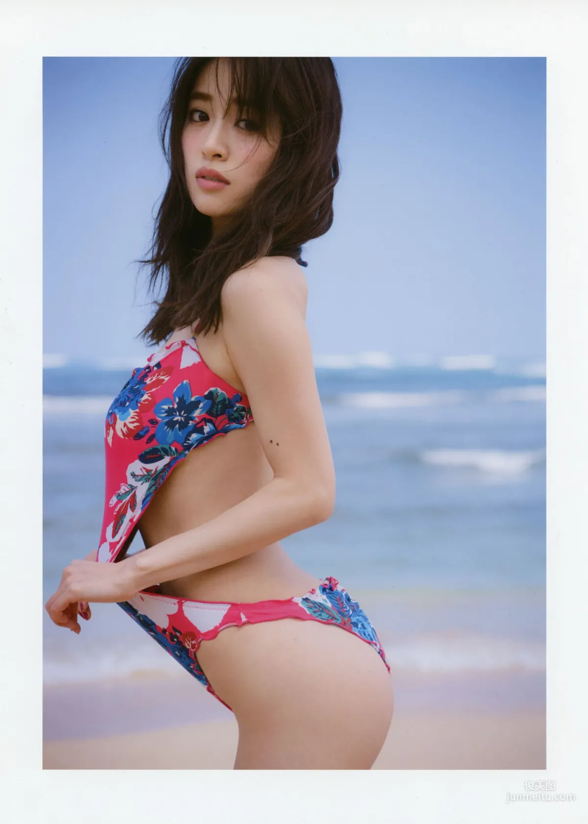 泉里香 1st Photobook「Rika!」写真集36