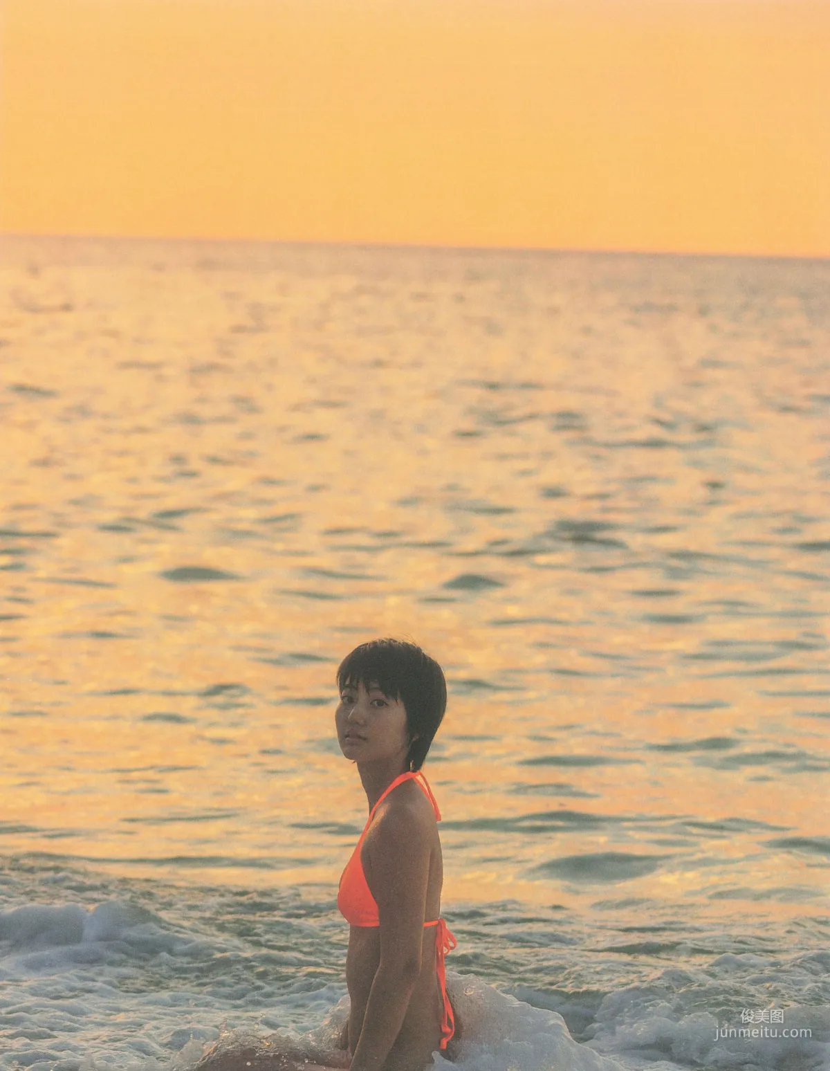 新井愛瞳『セブンティーンズ・ブルー』1st写真集150