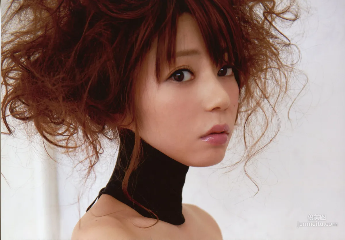 芳賀優里亜 Yuria Haga 「赤×ピンク」写真集 48