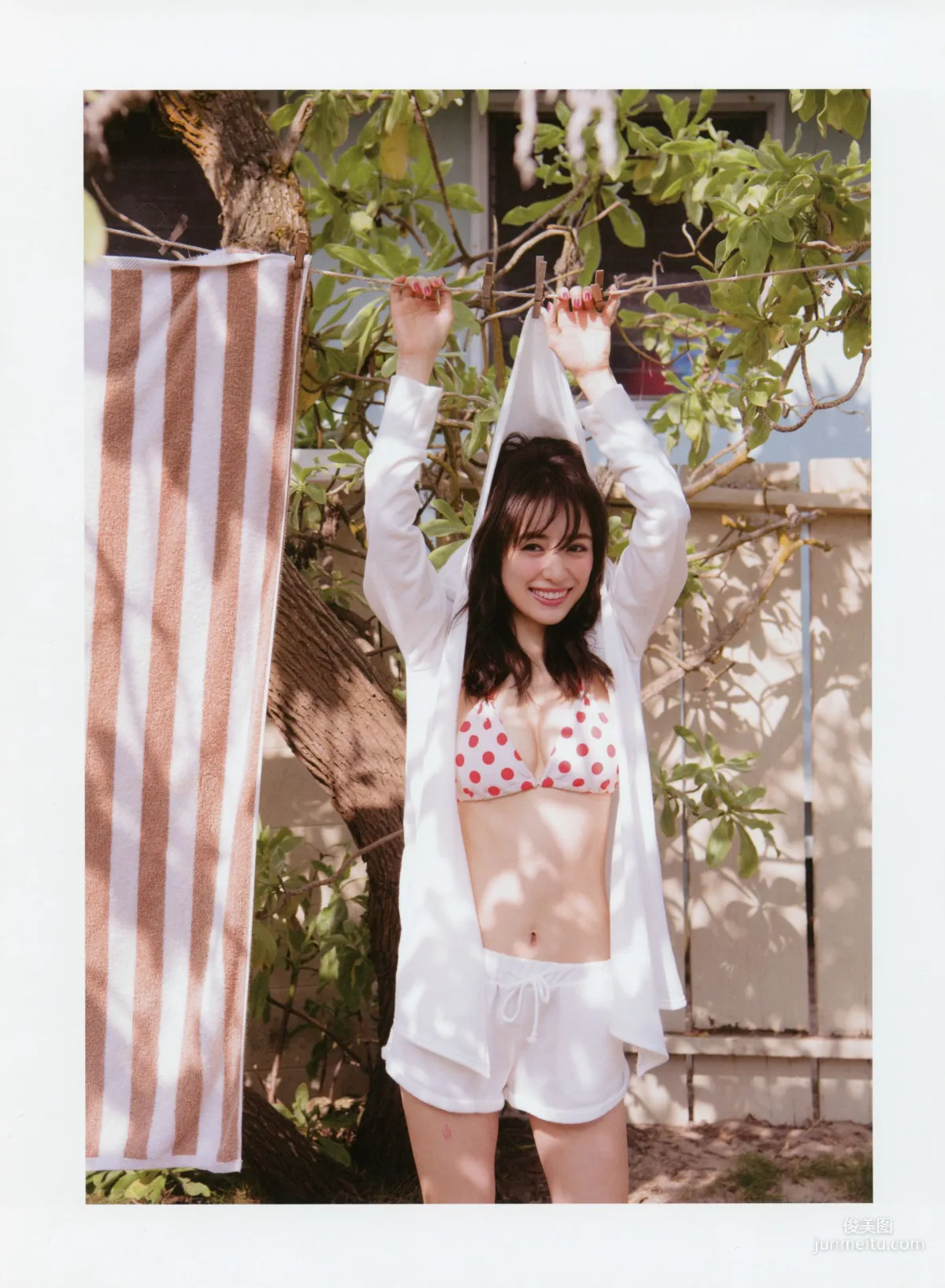 泉里香 1st Photobook「Rika!」写真集25