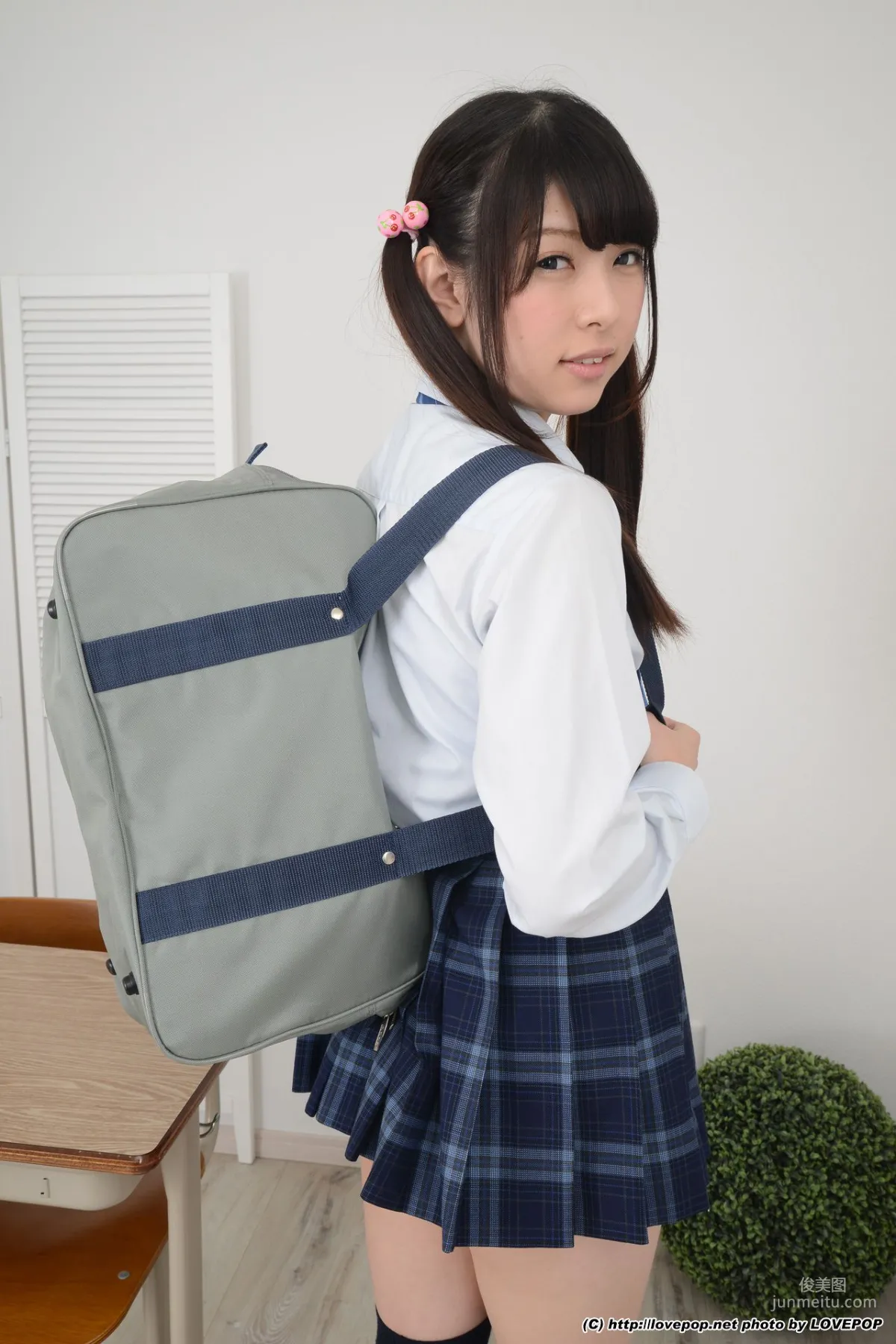 あおいれな/葵玲奈《Sausage licking uniform shirt - PPV》 [LOVEPOP] 寫真集 3