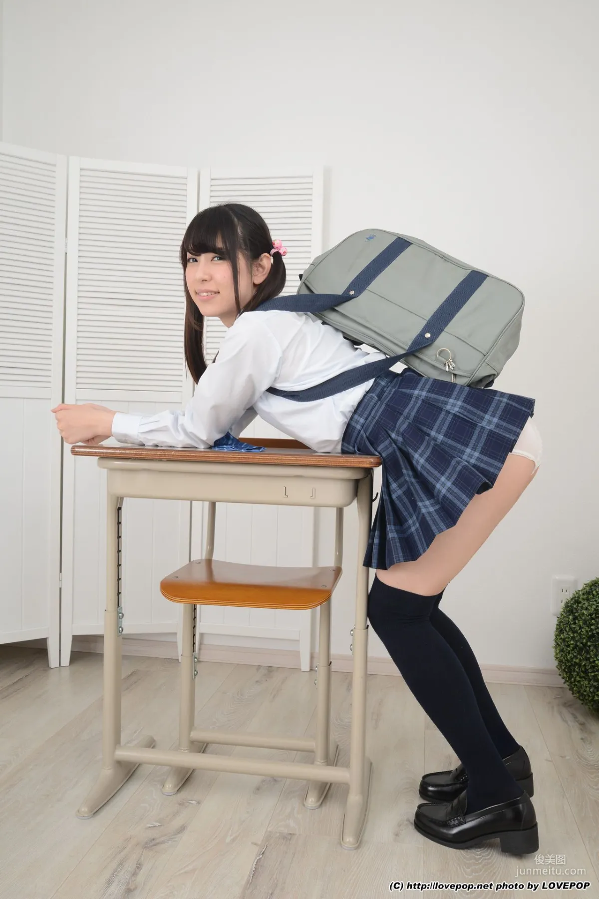あおいれな/葵玲奈《Sausage licking uniform shirt - PPV》 [LOVEPOP] 寫真集 16