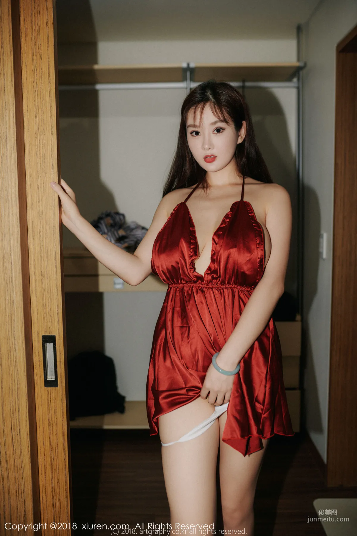 易陽Silvia《巨乳女神》 [秀人XIUREN] No.1204 寫真集 5