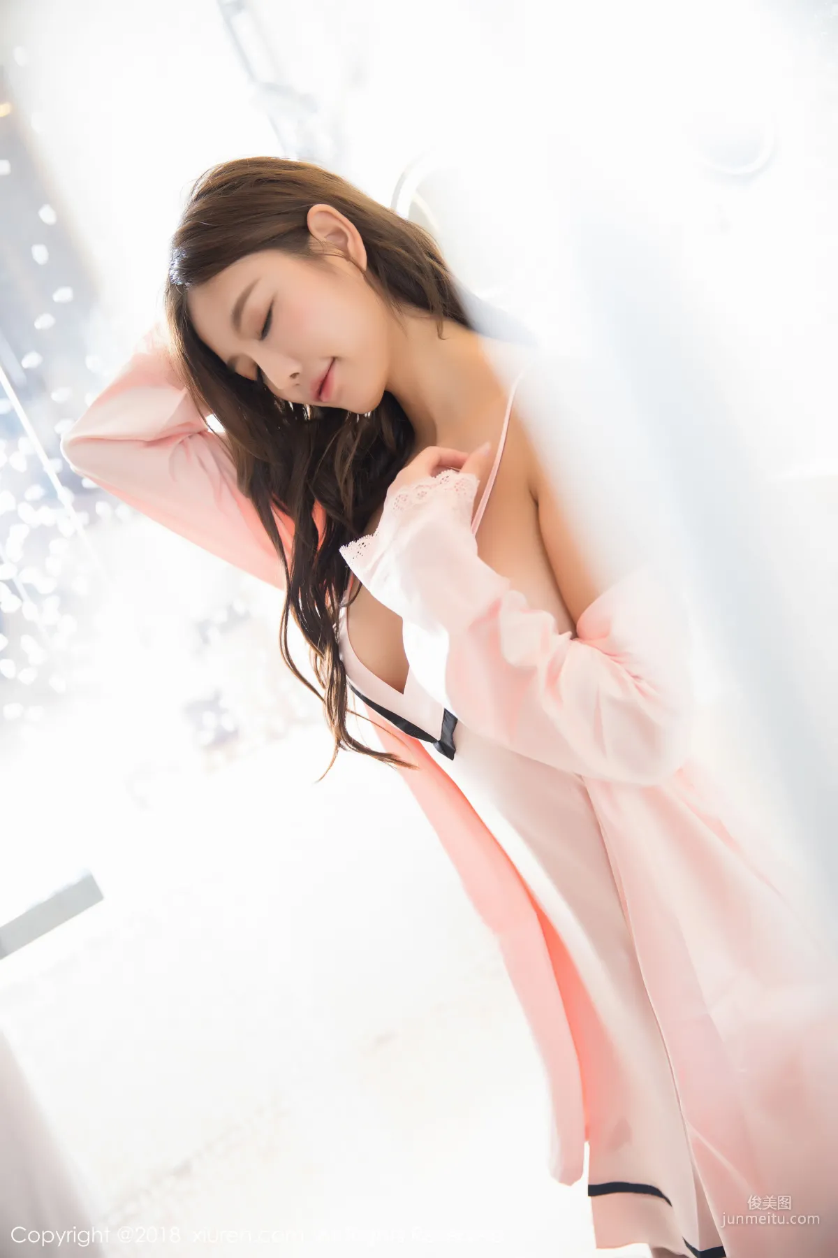 楊晨晨sugar《性感與甜美進行到底》 [秀人XIUREN] No.1208 寫真集 18