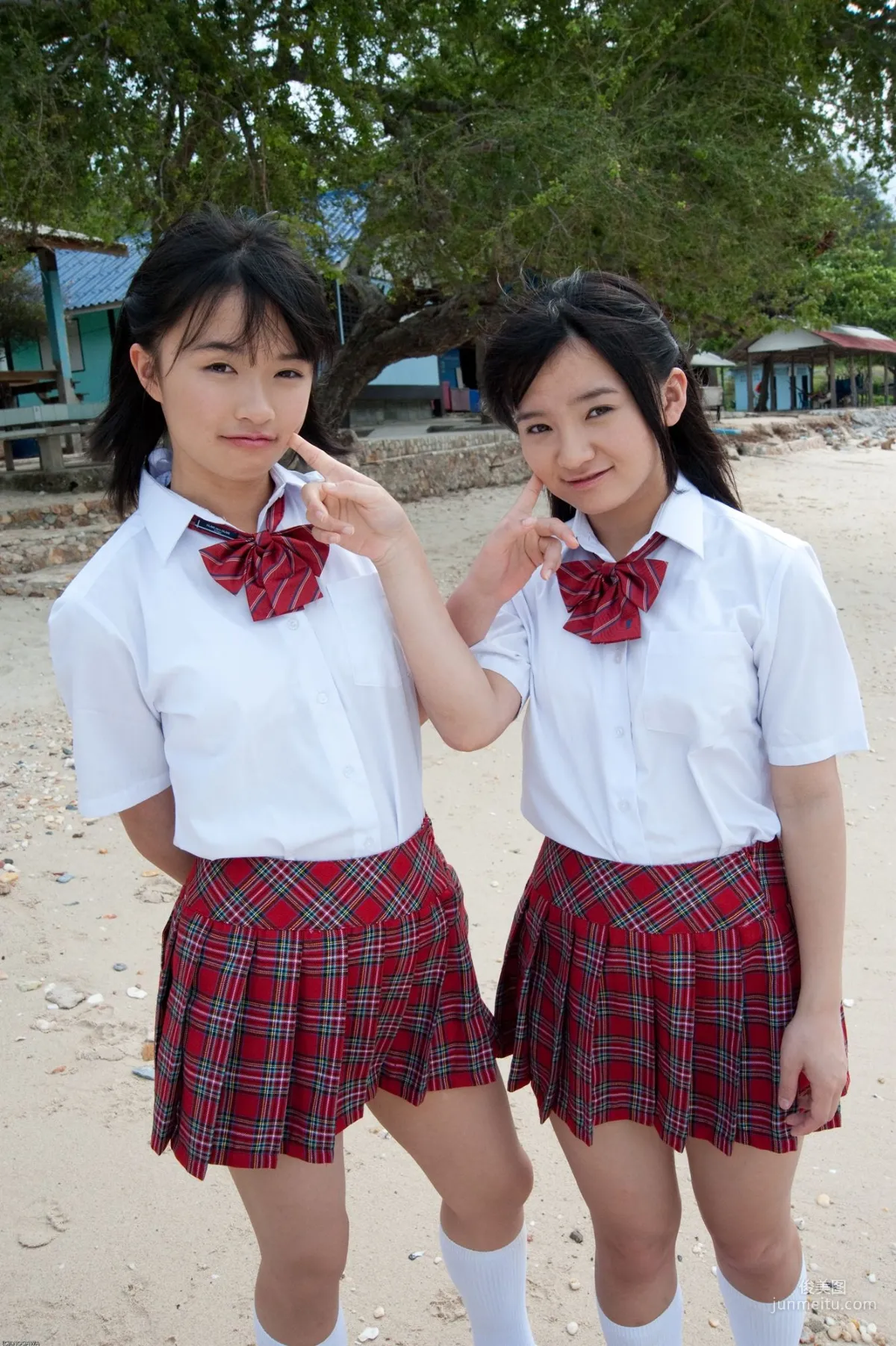 百川晴香＆西永彩奈 《Lovers》 寫真集 34