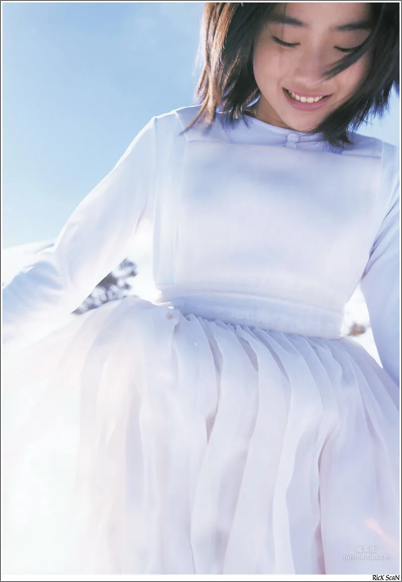 石原裡美「16歳 至上の原石」 寫真集 42