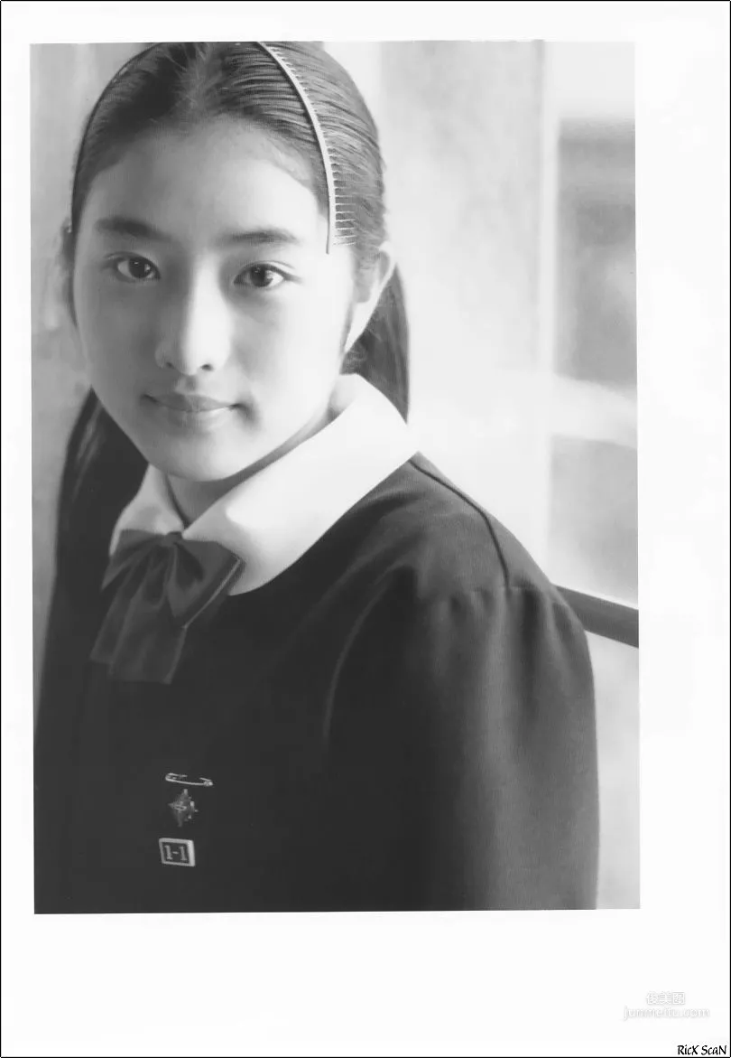 石原裡美「16歳 至上の原石」 寫真集 74