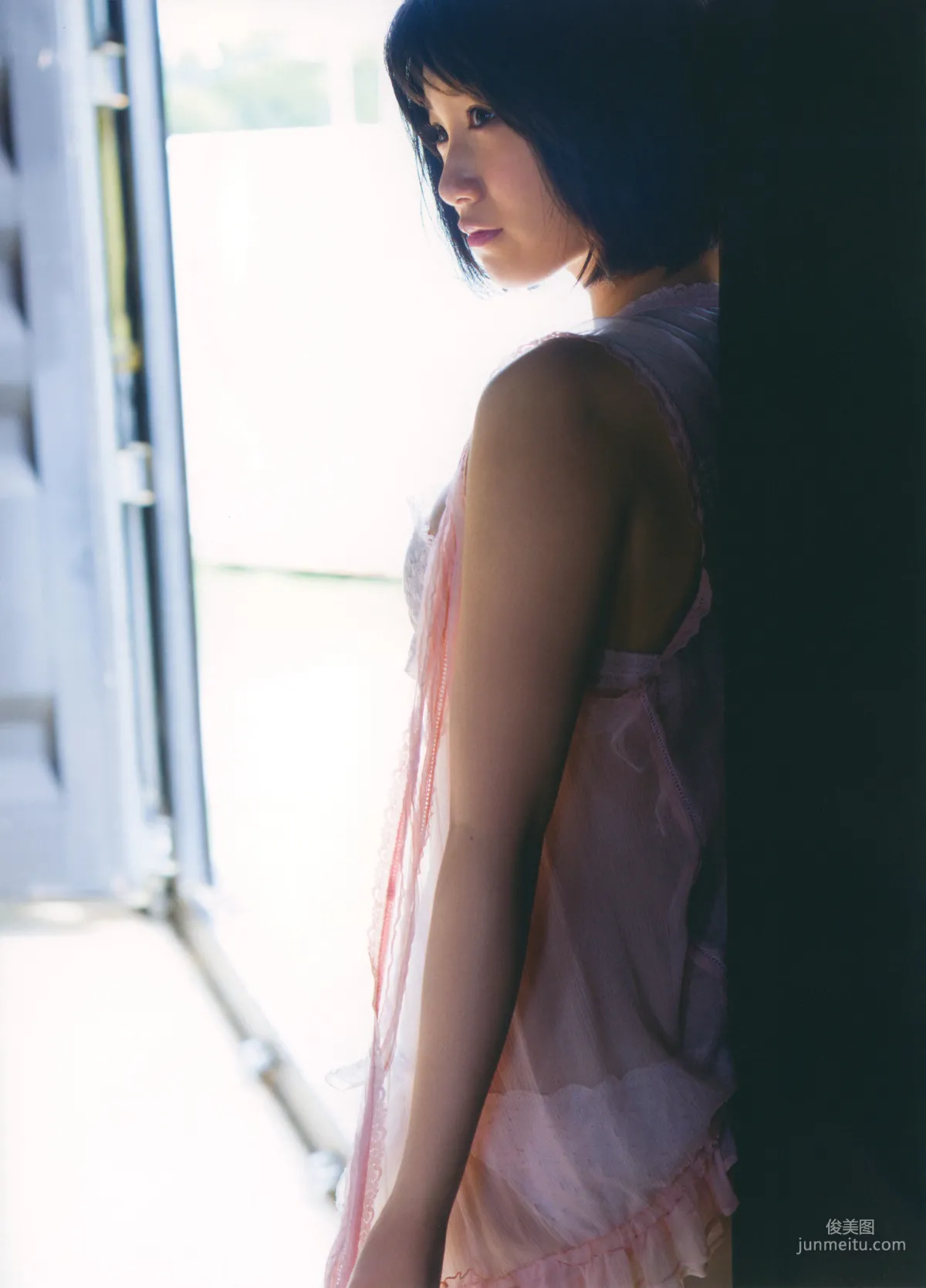 朝長美桜《日向》ファースト写真集 53