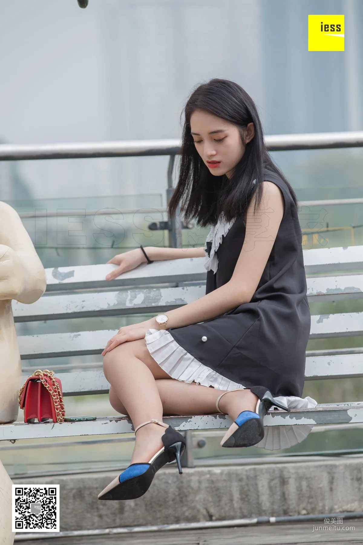 模特姗姗《姗姗的温柔咖啡丝》 [异思趣向IESS] 写真集18
