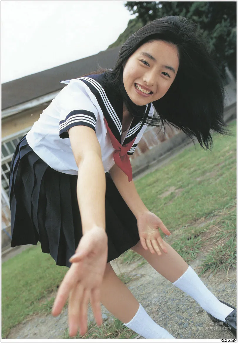 石原裡美「16歳 至上の原石」 寫真集 5
