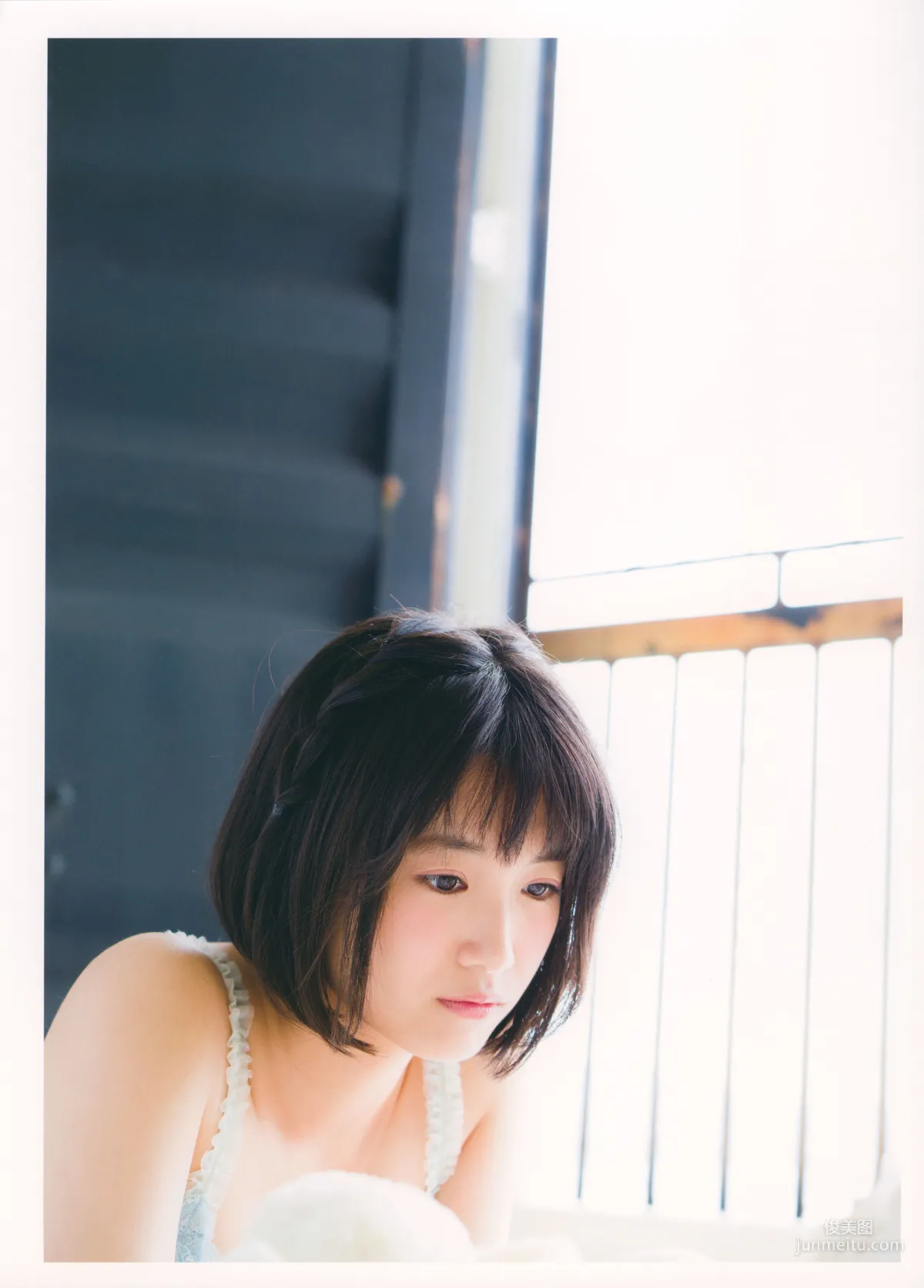 朝長美桜《日向》ファースト写真集 93