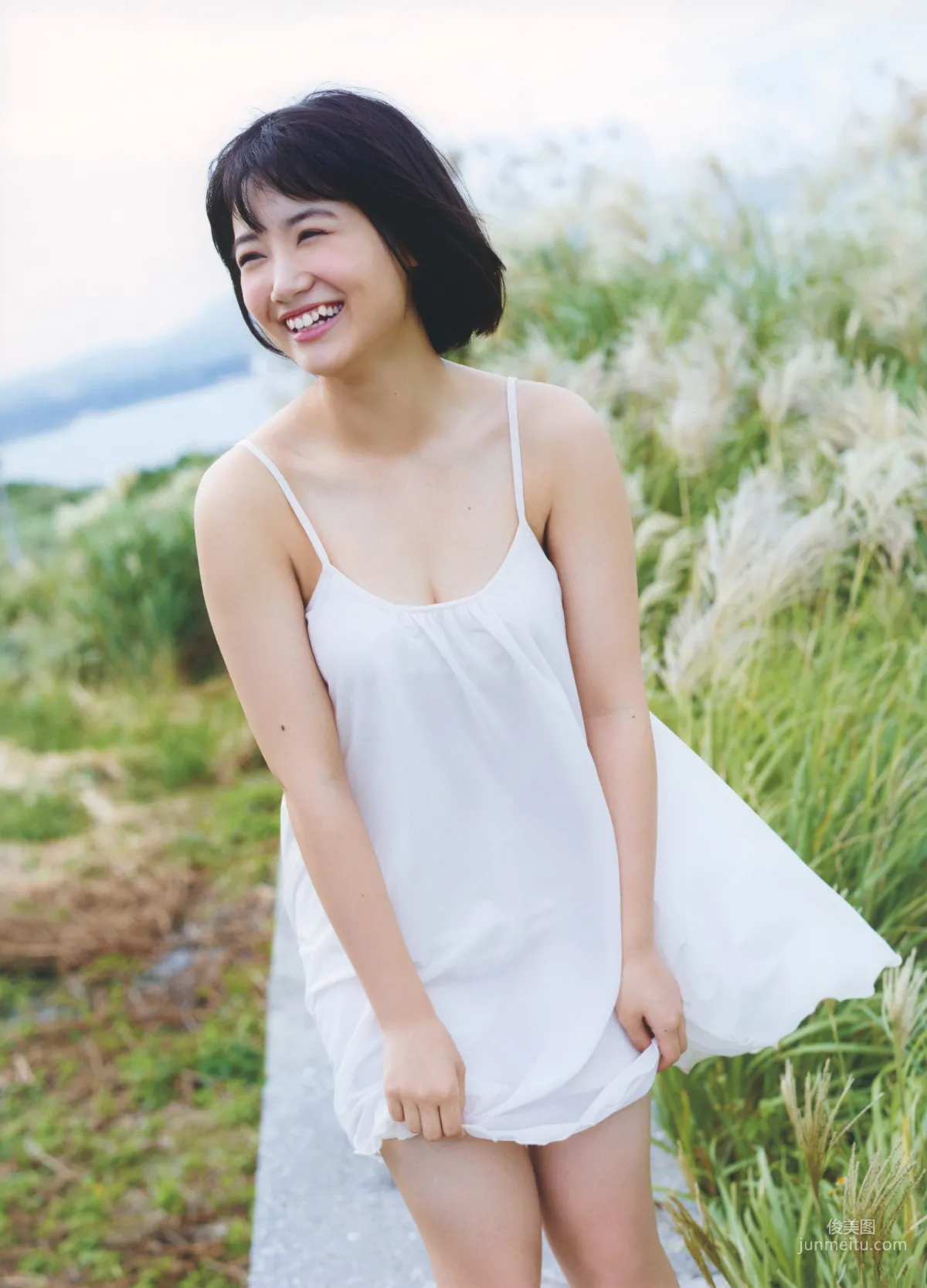朝長美桜《日向》ファースト写真集 58