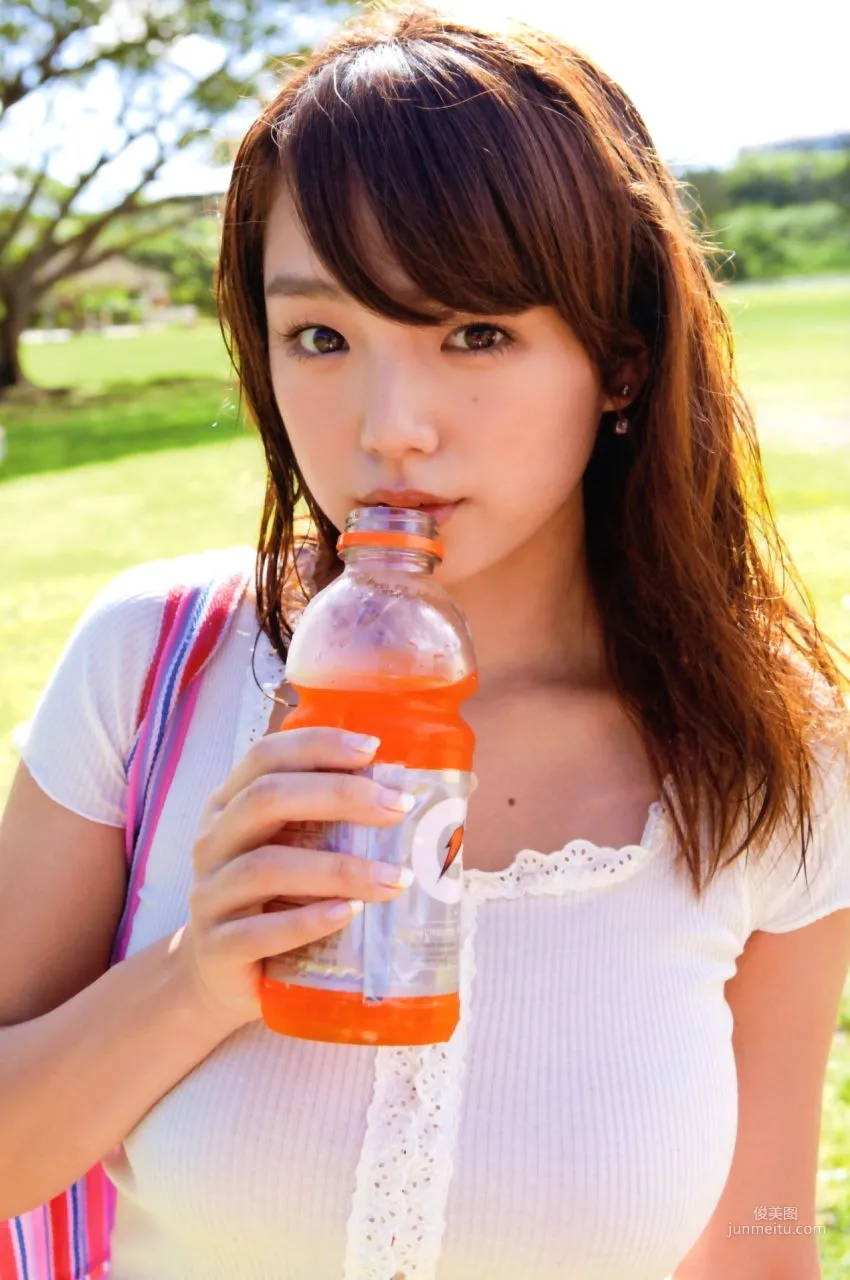 篠崎愛 『Love Scenes』 写真集1