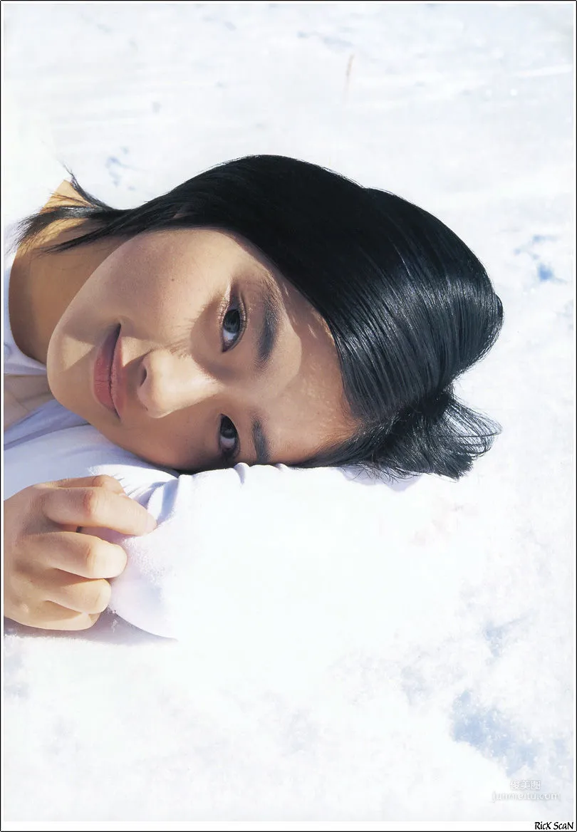 石原裡美「16歳 至上の原石」 寫真集 93