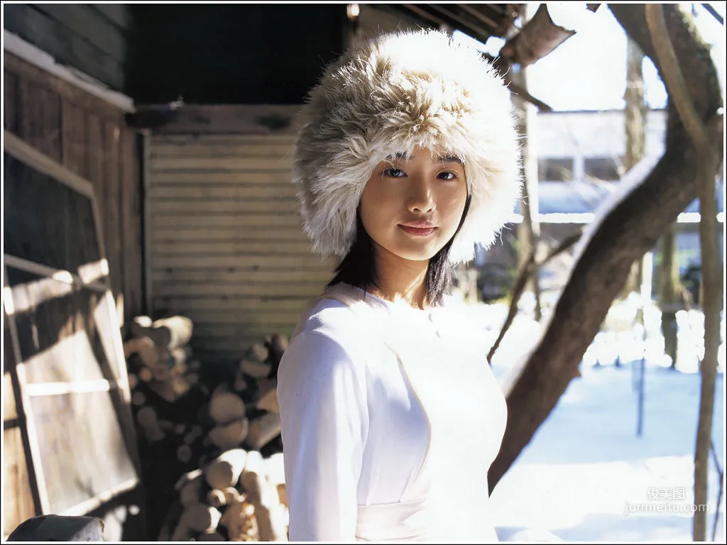 石原裡美「16歳 至上の原石」 寫真集 40