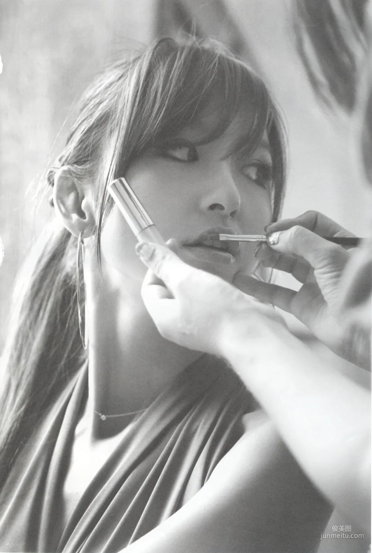 篠田麻里子 《Pendulum》 写真集2